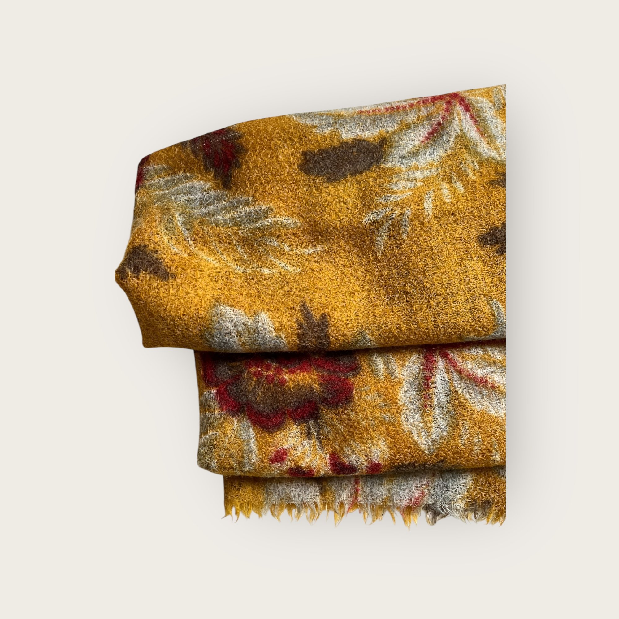 adomimod.com-epice-echarpe-etamine-de-soie-ocre-fleursPhotoroom_006_20250320_164528.jpeg
