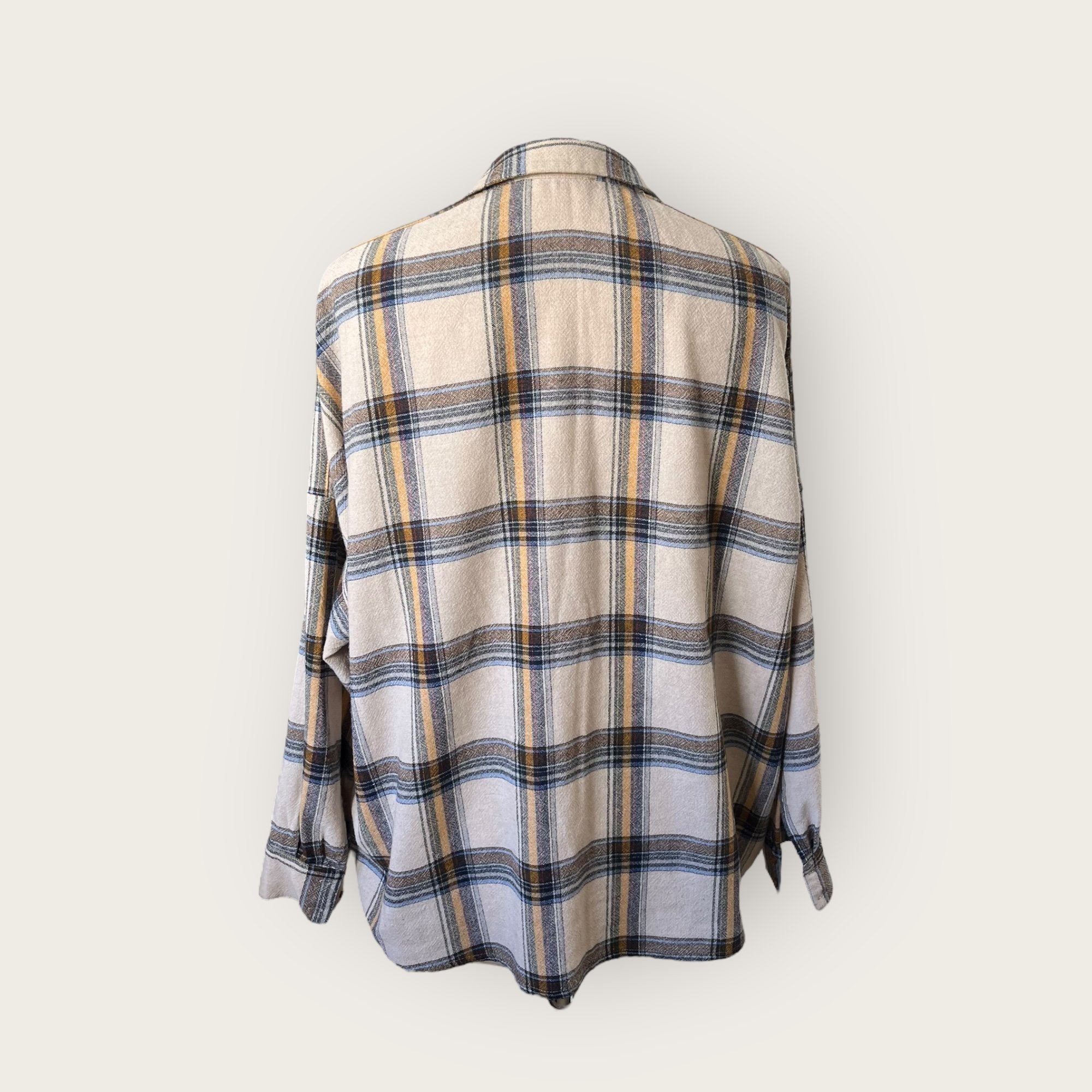 adomimod.com-sessun-chemise-careeaux-taille-mPhotoroom_000_20250320_113733.jpeg
