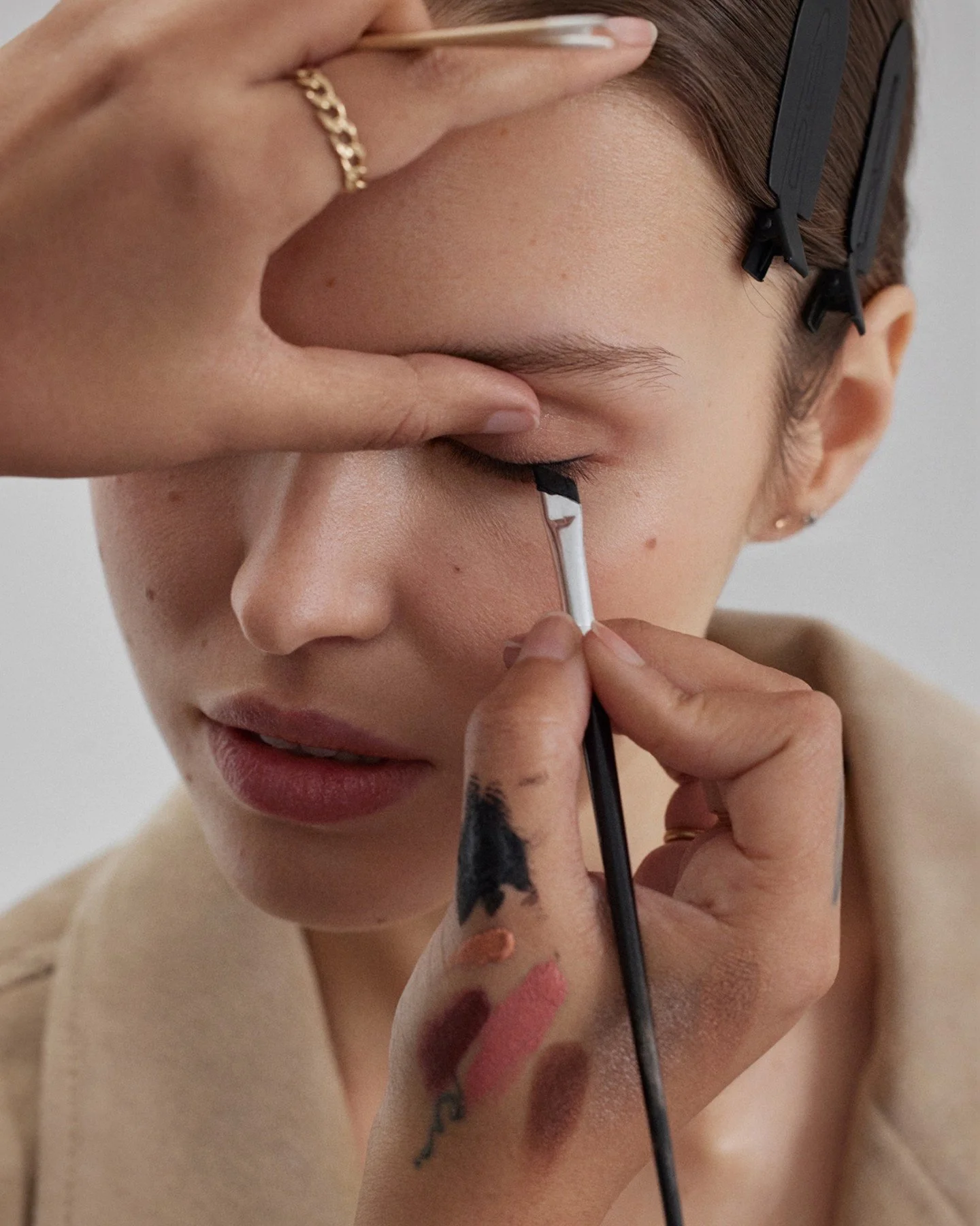 In-Between Frames

Notes from behind the lens;
An observation of creation and beauty as a living process, following the shifting rhythm of making as it unfolds in real time.
 
CREDITS
Featuring @lilibrauwers @anotherspeciesagency 
Art direction by @b