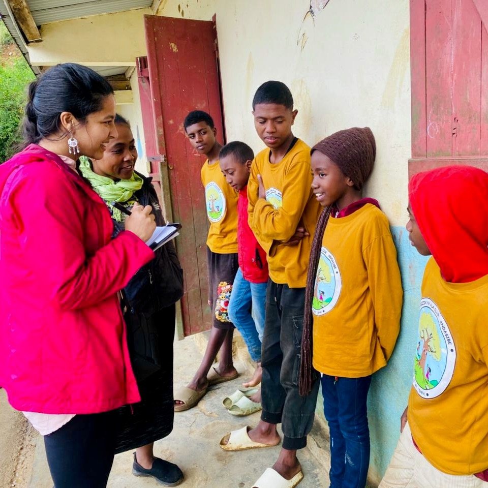 We had the pleasure of hosting journalist @trisha_writes__ as she explored TDARFAC’s conservation and public health work in Madagascar. 💚🌍
With guidance from @justorienrambeloniaina Inovanie Donovan and Mr. Claude Rakotoarivelo, Trisha learn