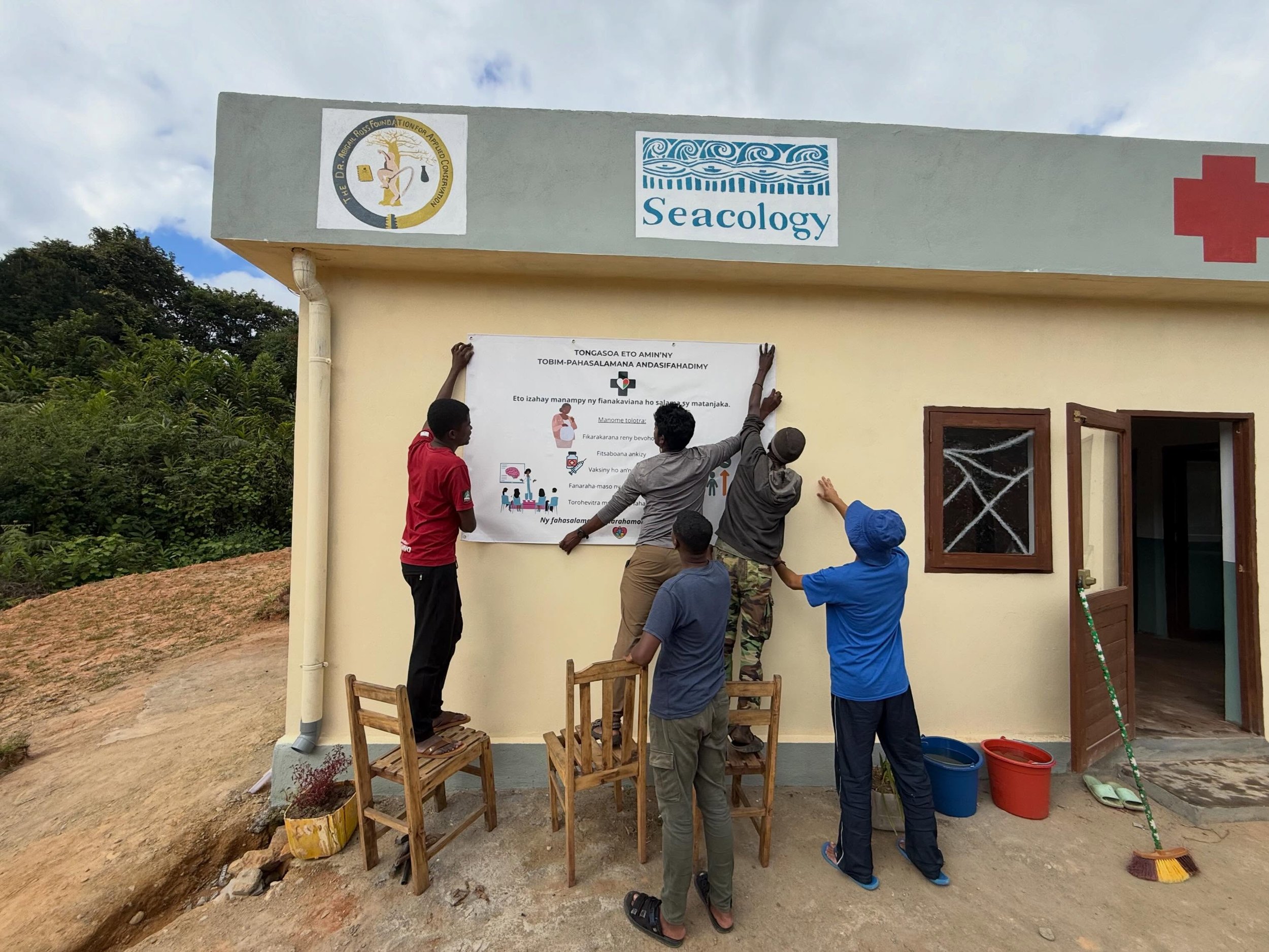 What an incredible milestone for the Andasifahadimy community. 💚

We are so grateful to everyone who helped make the opening of the Andasifahadimy Community Healthcare Clinic and Education Center a reality.

Thank you to the community of Andasifahad