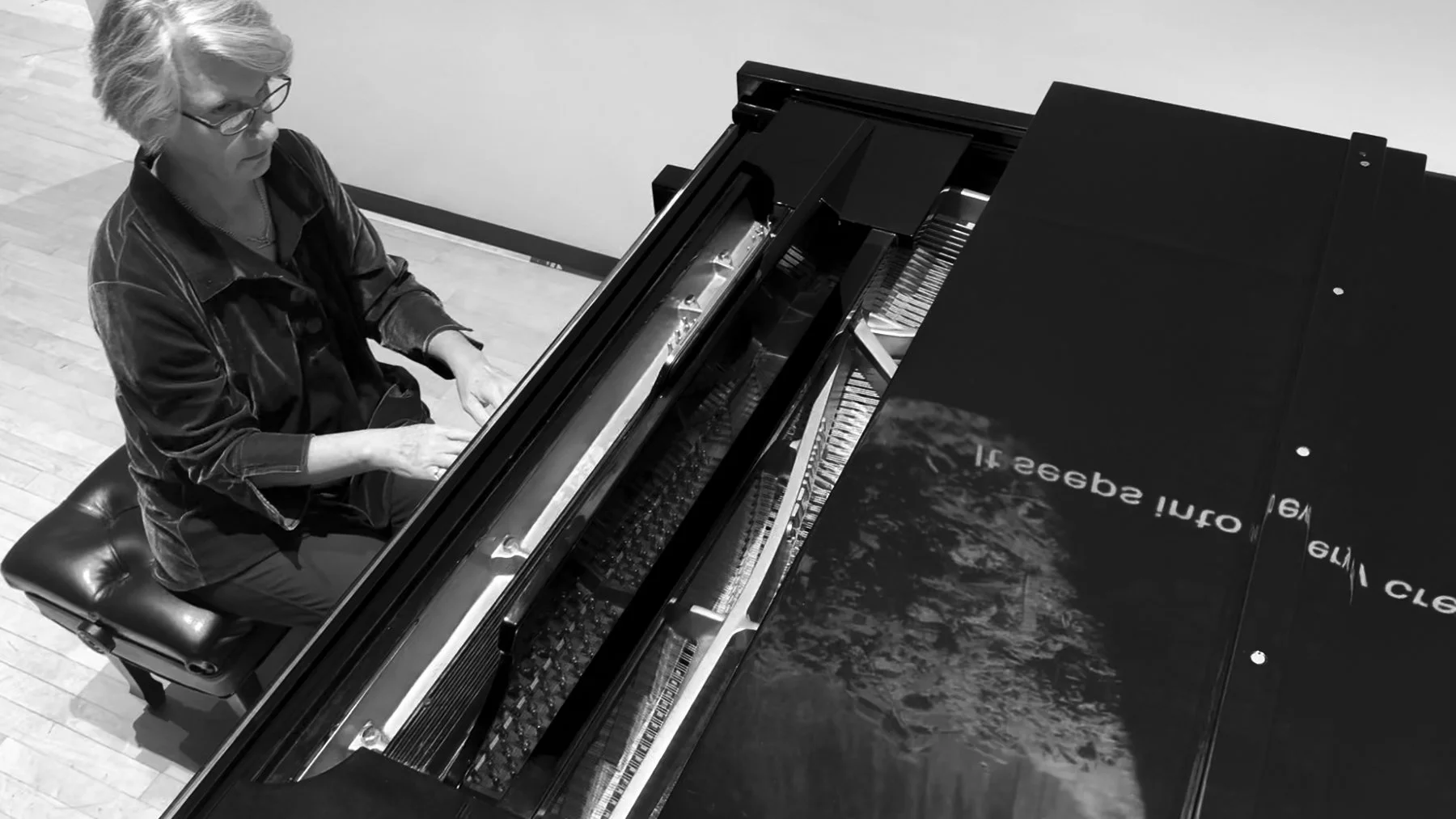 jennifer-blyth_piano-performance-bw.jpg