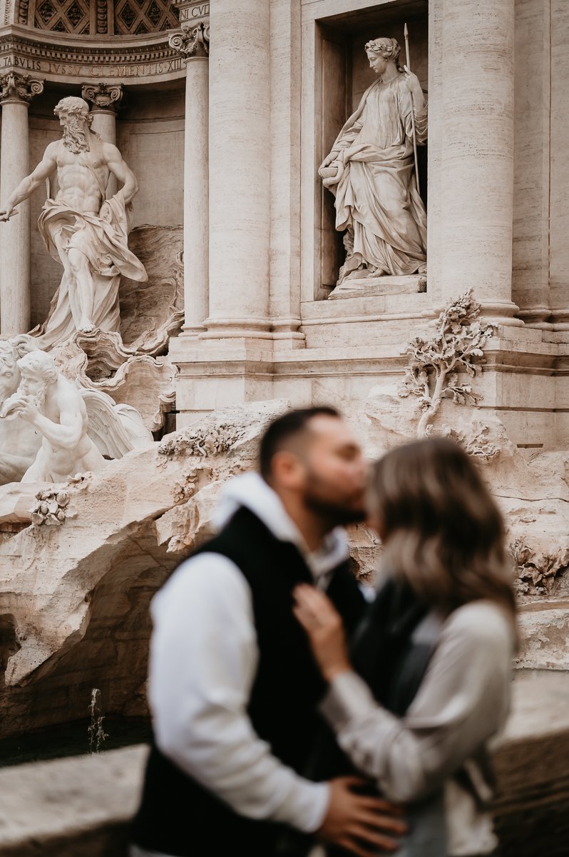 Casual-Early-Morning-Couple-Photos-Trevi-Fountain-Rome-Italy-2.jpg