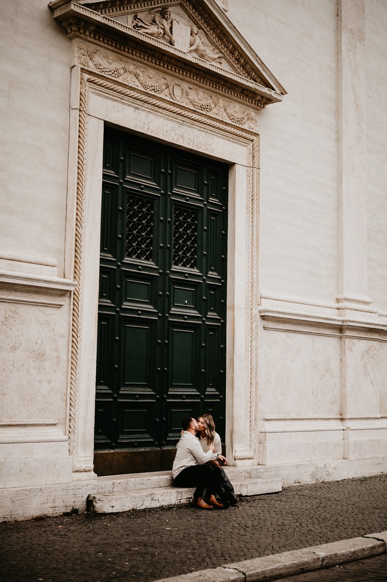 Casual-Rome-Italy-Proposal-in-Piazza-Photos-30.jpg