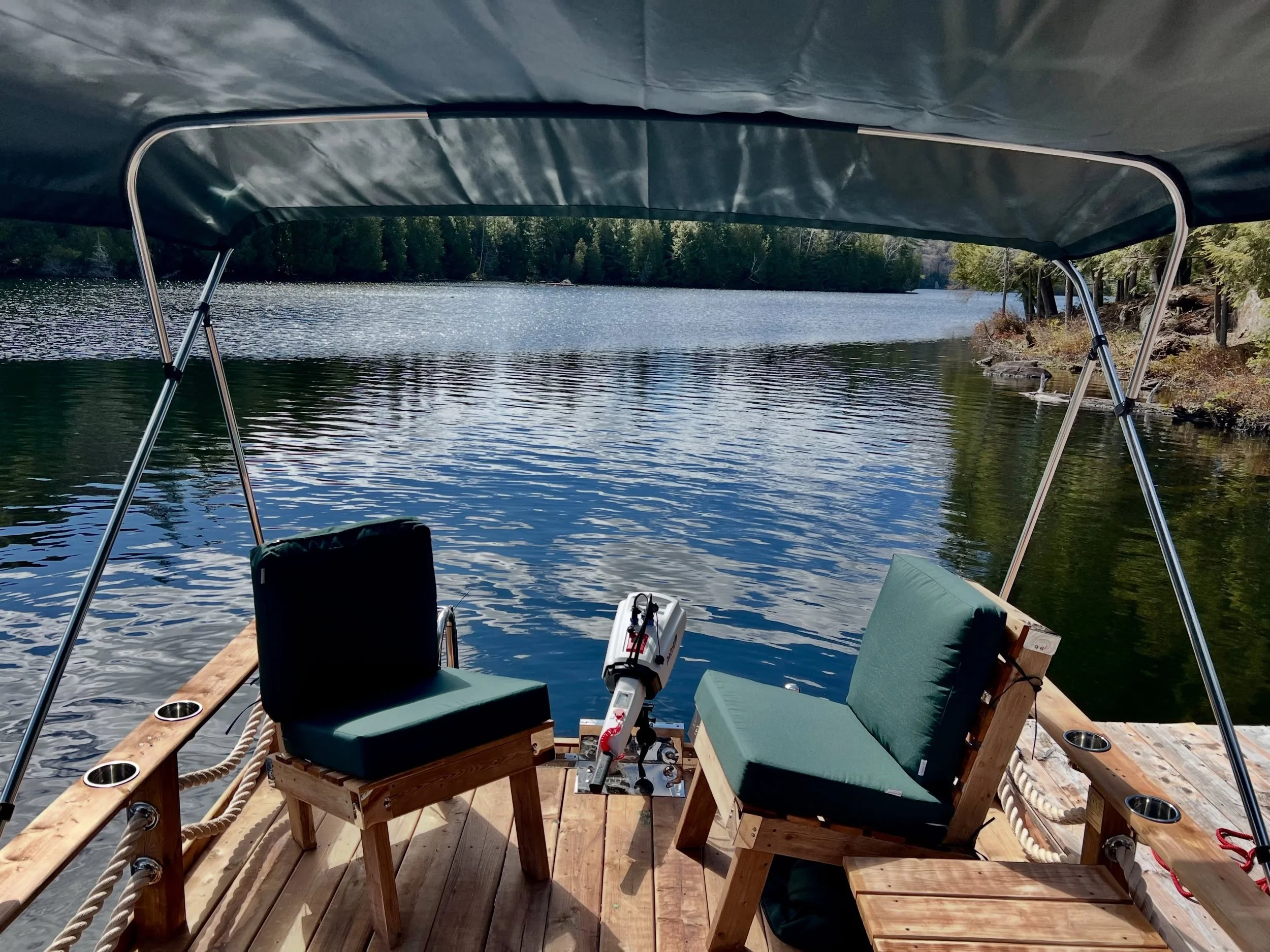 Quand le design rencontre la nature. 🌲

Pour leur tout premier Terraflo, @baeraforest￼ a choisi un magnifique vert qui s&rsquo;harmonise parfaitement avec le lac, les pins et la nature qui l&rsquo;entoure.

Une nouvelle fa&ccedil;on pour leurs invit