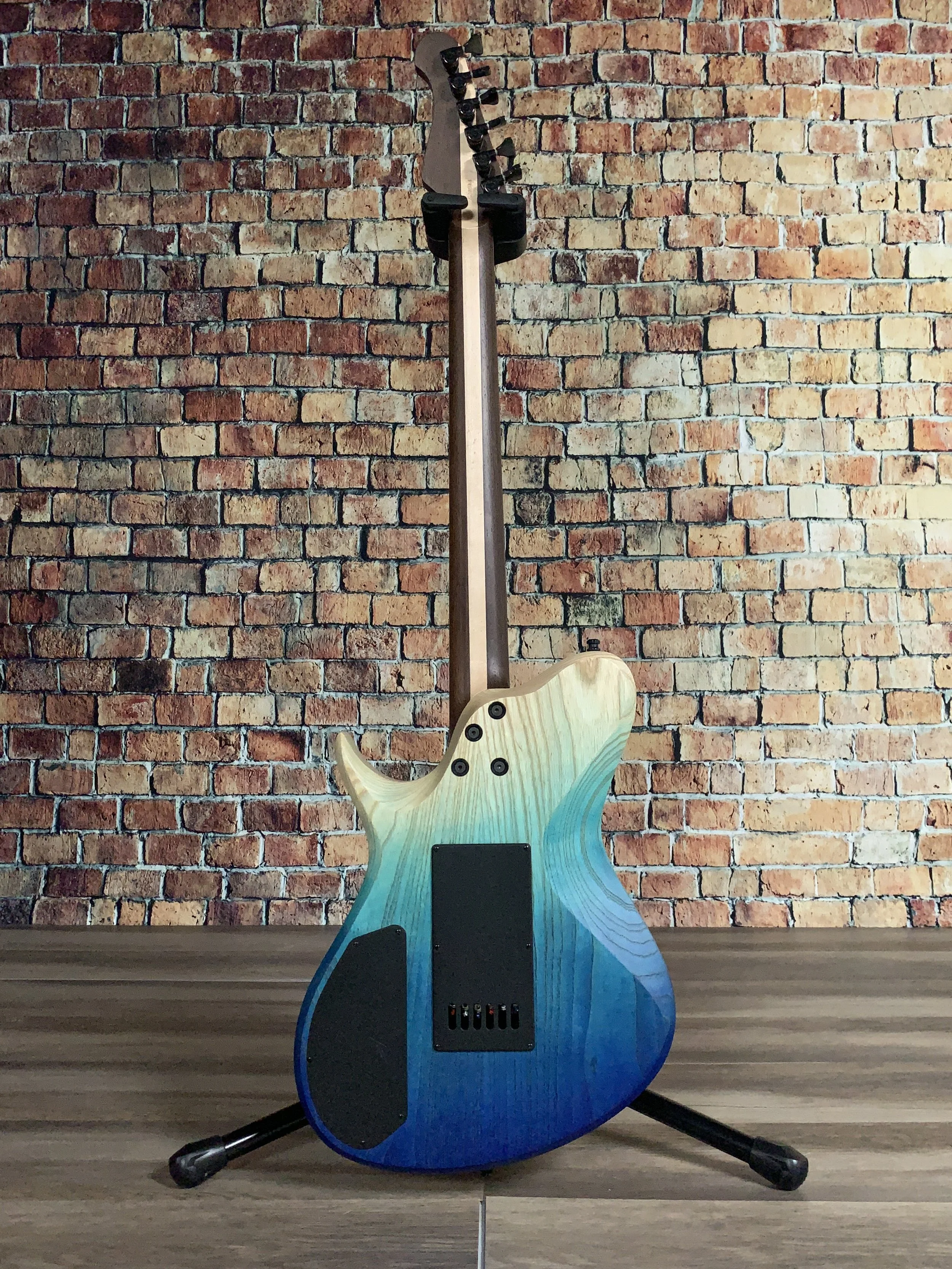 [希少] Aviator Guitar Nighthawk6 Lefty Aviator Nighthawk6 Lefty 2020~2021 - Gloss Finish | Reverb