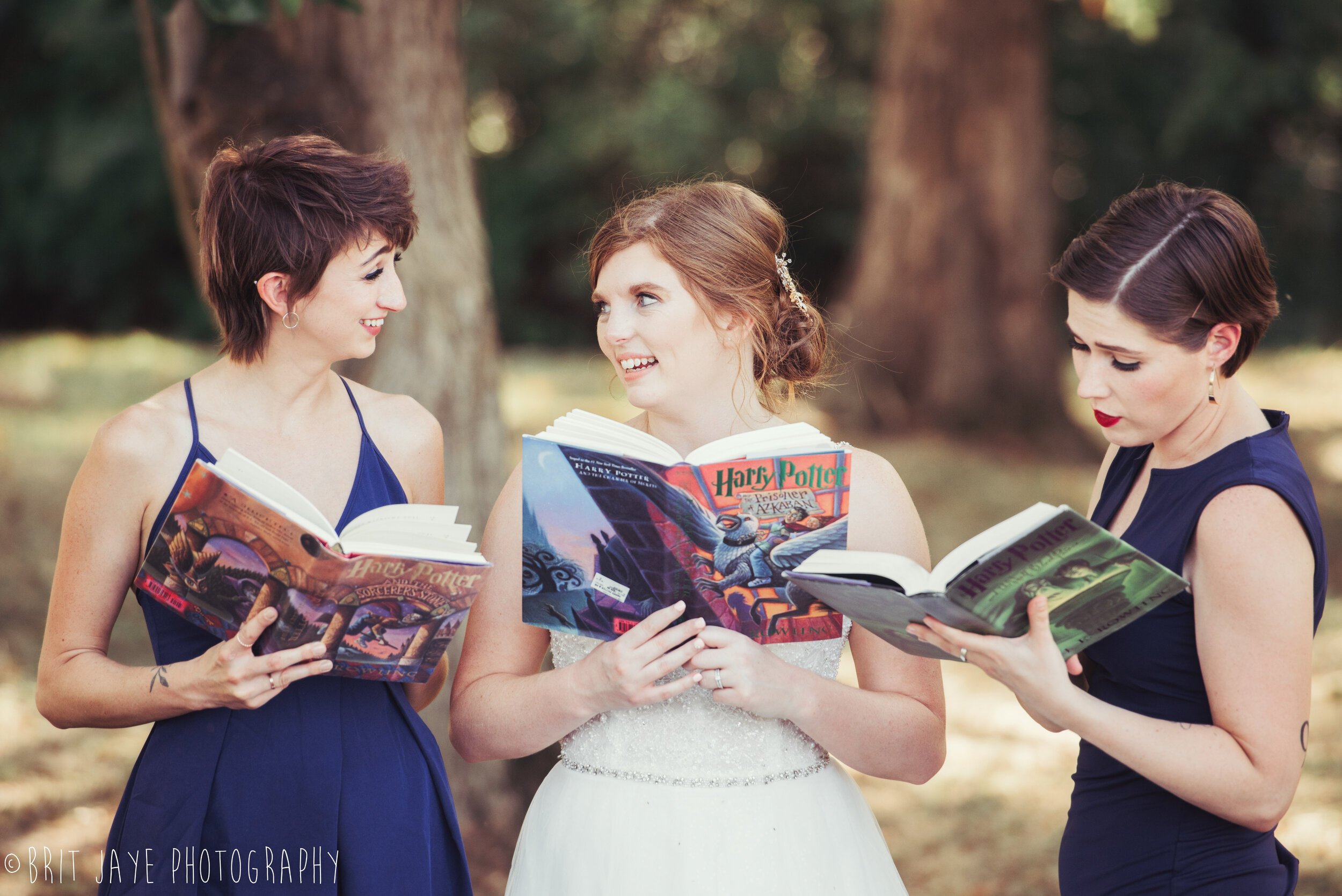  Bring your favorite Harry Potter book for a unique bridal party photo. 