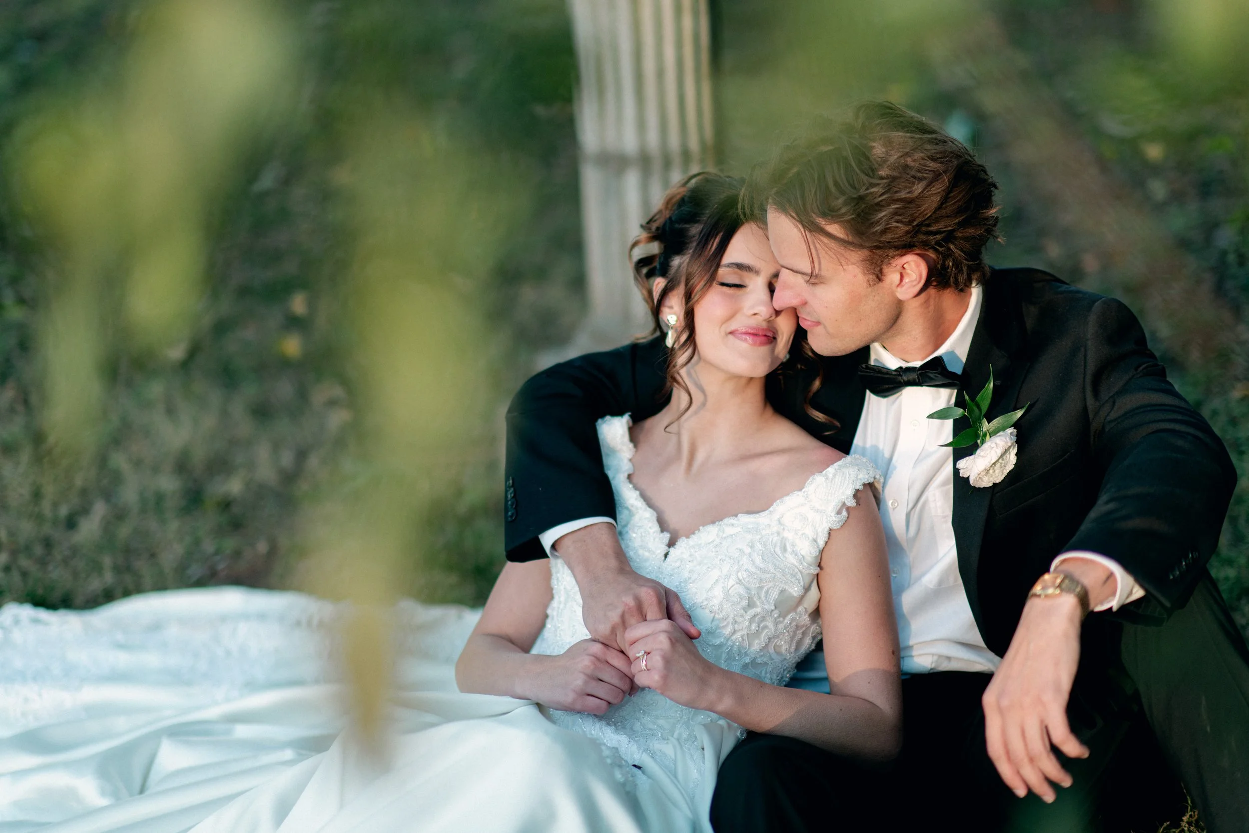 Wedding photos at Jubilee Woods showcasing curated couple portraits