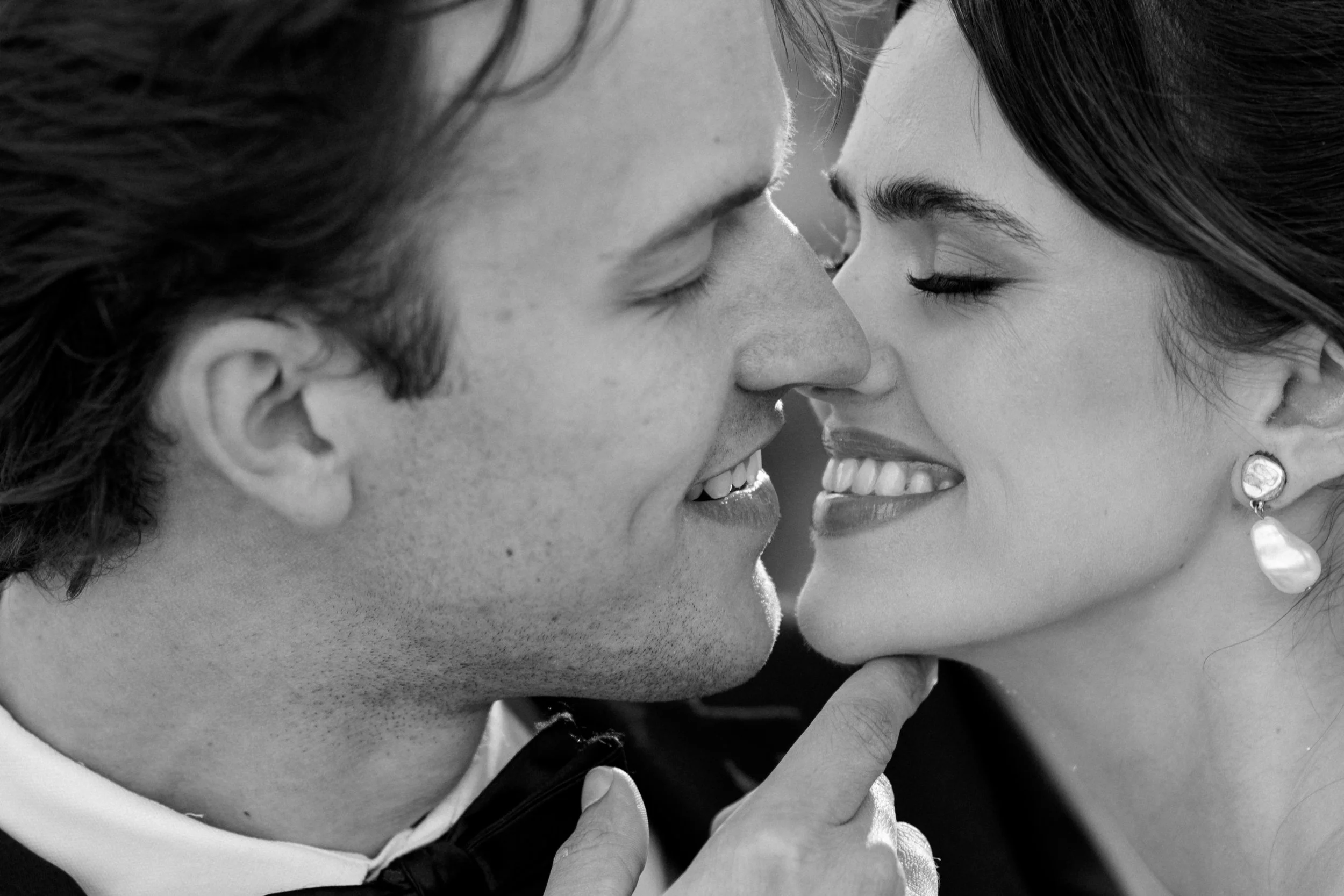 Wedding photos at Jubilee Woods showcasing curated couple portraits