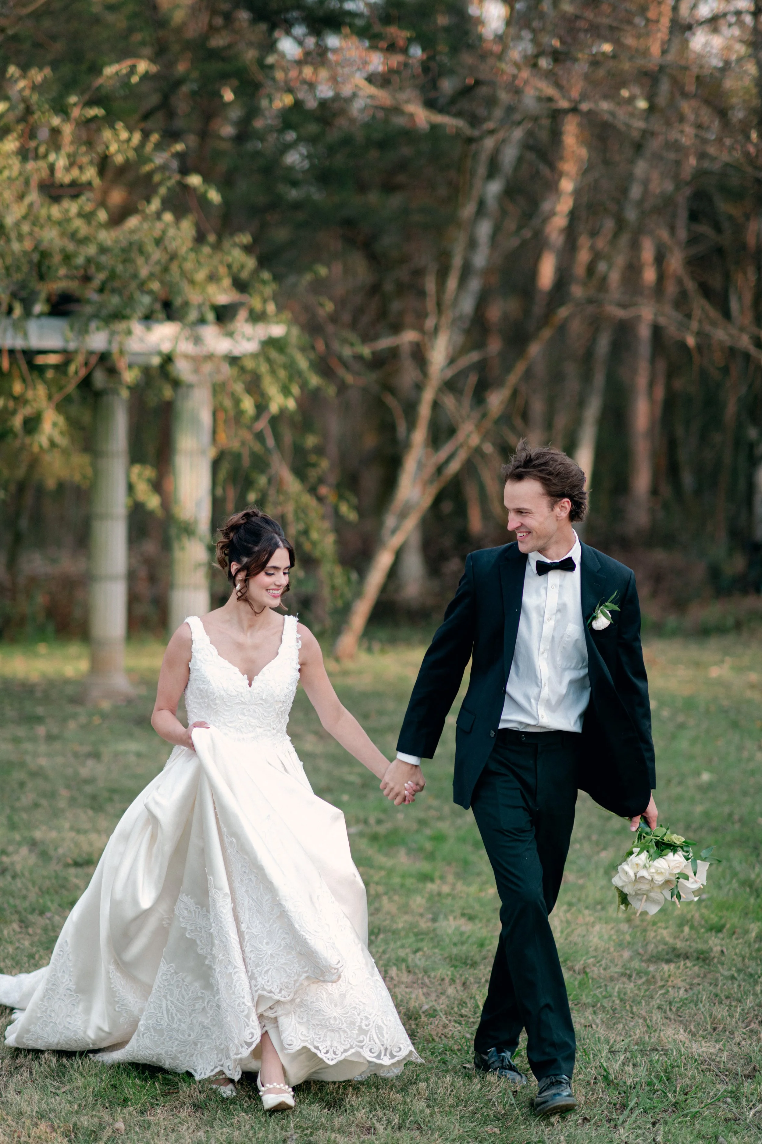 Natural light couple portraits captured outdoors at Jubilee Woods