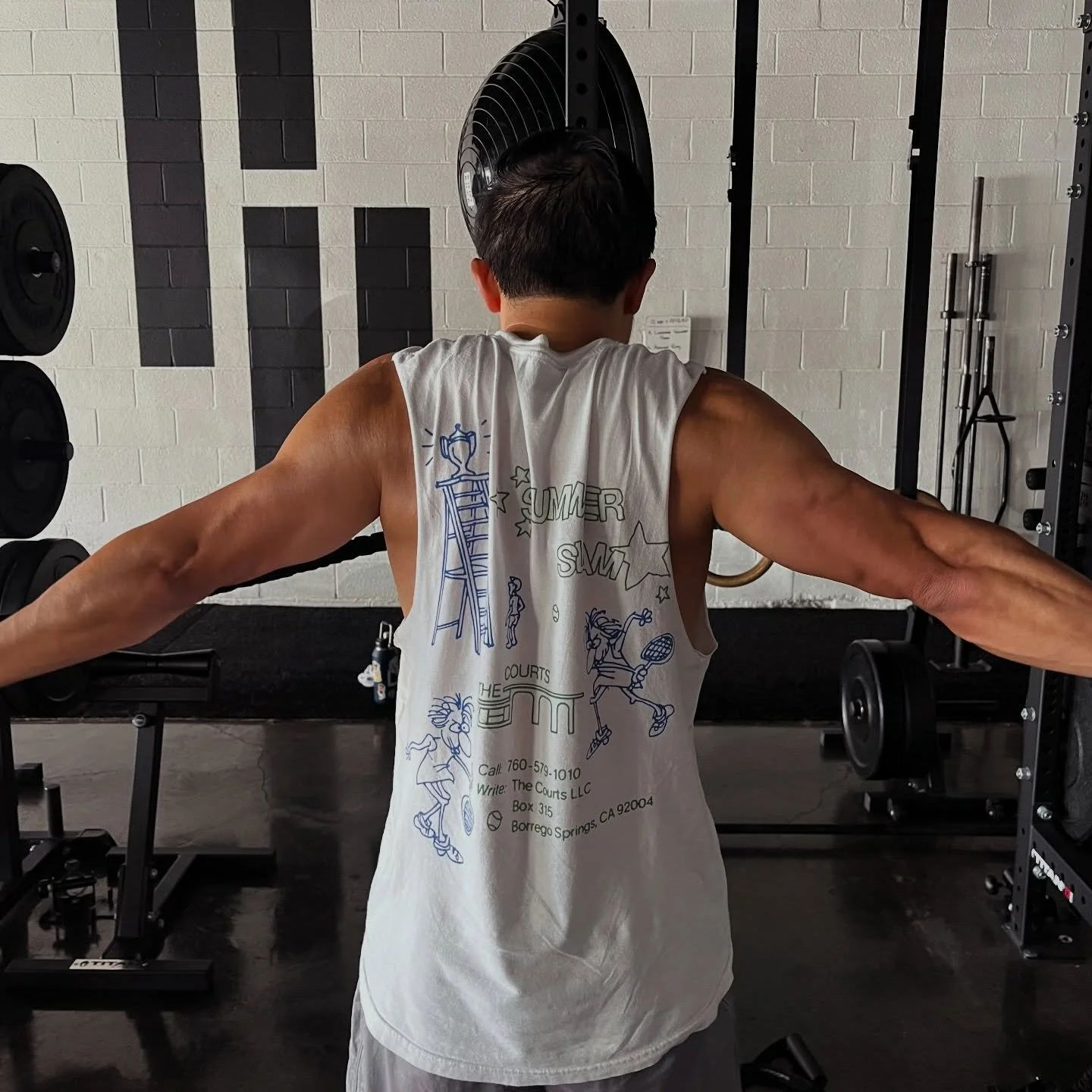 cut off season is almost here 💪🏻 happy friday para friends!

#personaltraining #la #gym #fitness #workout