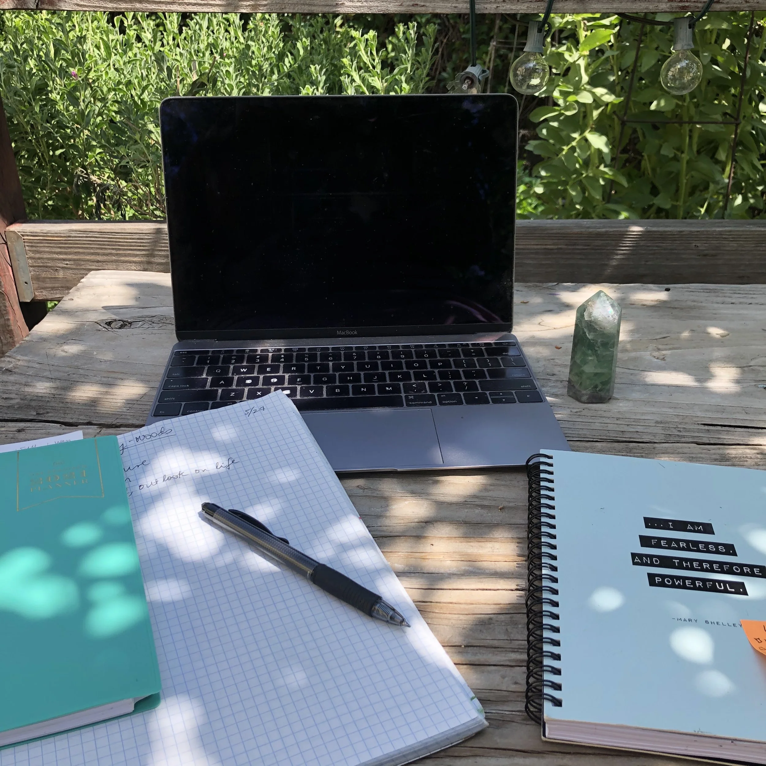laptop_outdoor table.jpeg