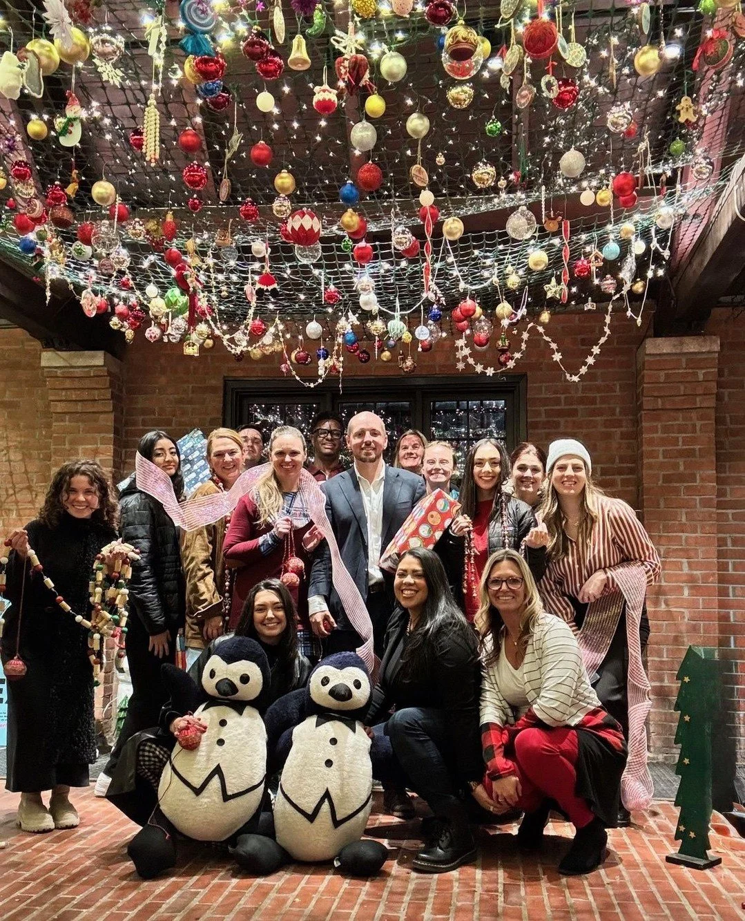 Making the season bright ❄️✨️🎄⁠
⁠
Thanks to all our HYPE members who came out to Bushnell Park's Pump House to help make the Winterfest Hartford magic happen! Huge shoutout to @theiquiltplan for letting us hang with you for the evening. We swear we 