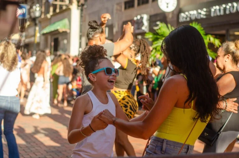 HARTFORD.COM Salsa Socials to Return to Pratt Street