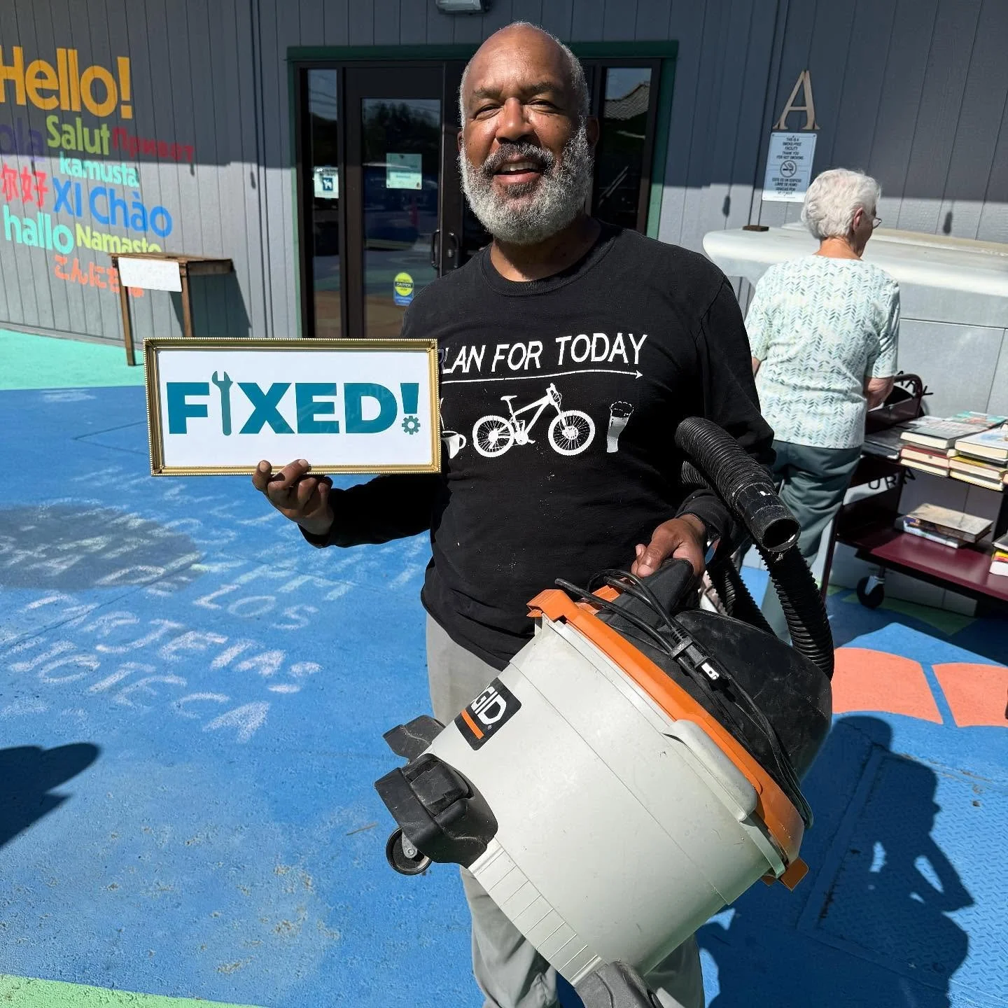 Another successful Repair Fair in the books thanks to our amazing volunteers! Swipe right to check out our infographic of data plus more photos of our volunteers and attendees having fun at the event 😃

In just 3 hours, we fixed 48 items, diverted 3