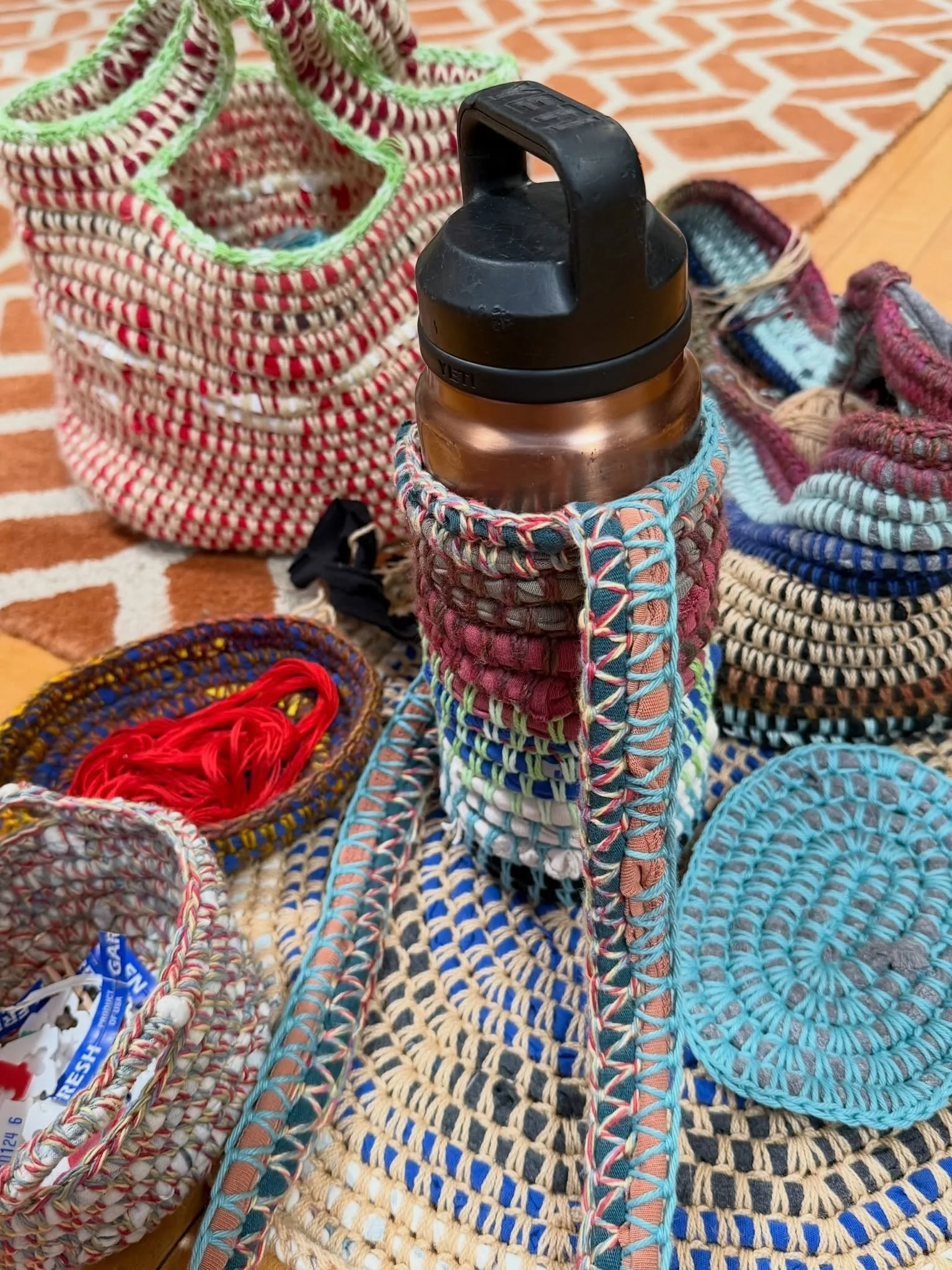 Here&rsquo;s some art you can learn to make yourself! Sculptural crotchet and bookbinding a hardbound book. 

There&rsquo;s still some spots open, so if these projects are something you&rsquo;ve always wanted to try, now&rsquo;s your chance to snag a