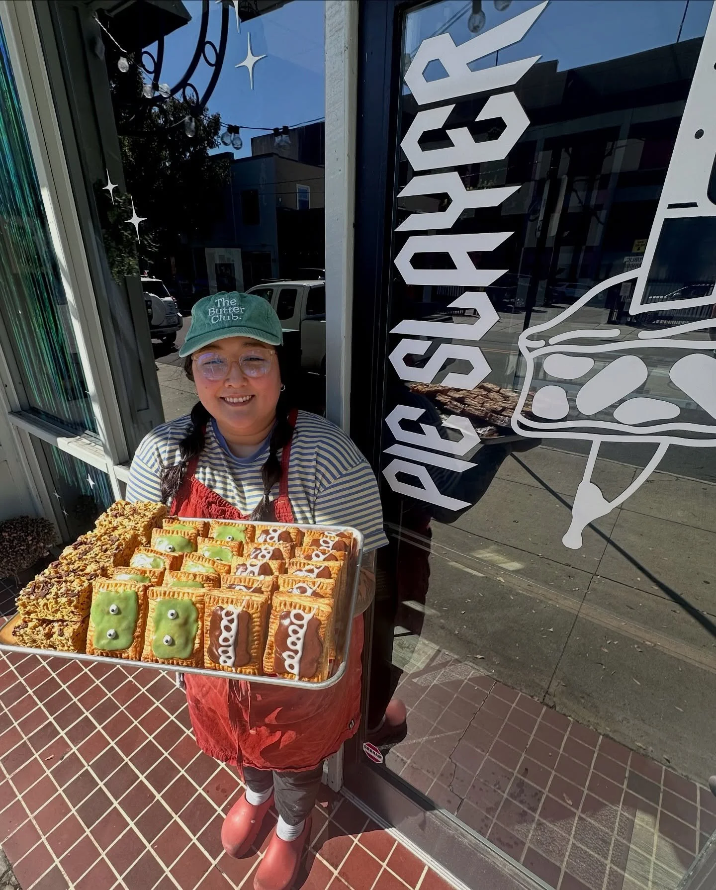 Happy Friday, friends! We are stocked up and ready to party this weekend 🪩 
We’ve decided to keep the brownie swirl around as a house flavor since you all love her so much! Come try it or our seasonal sour cherry Monster Pie Tart 👀
📸: Pie