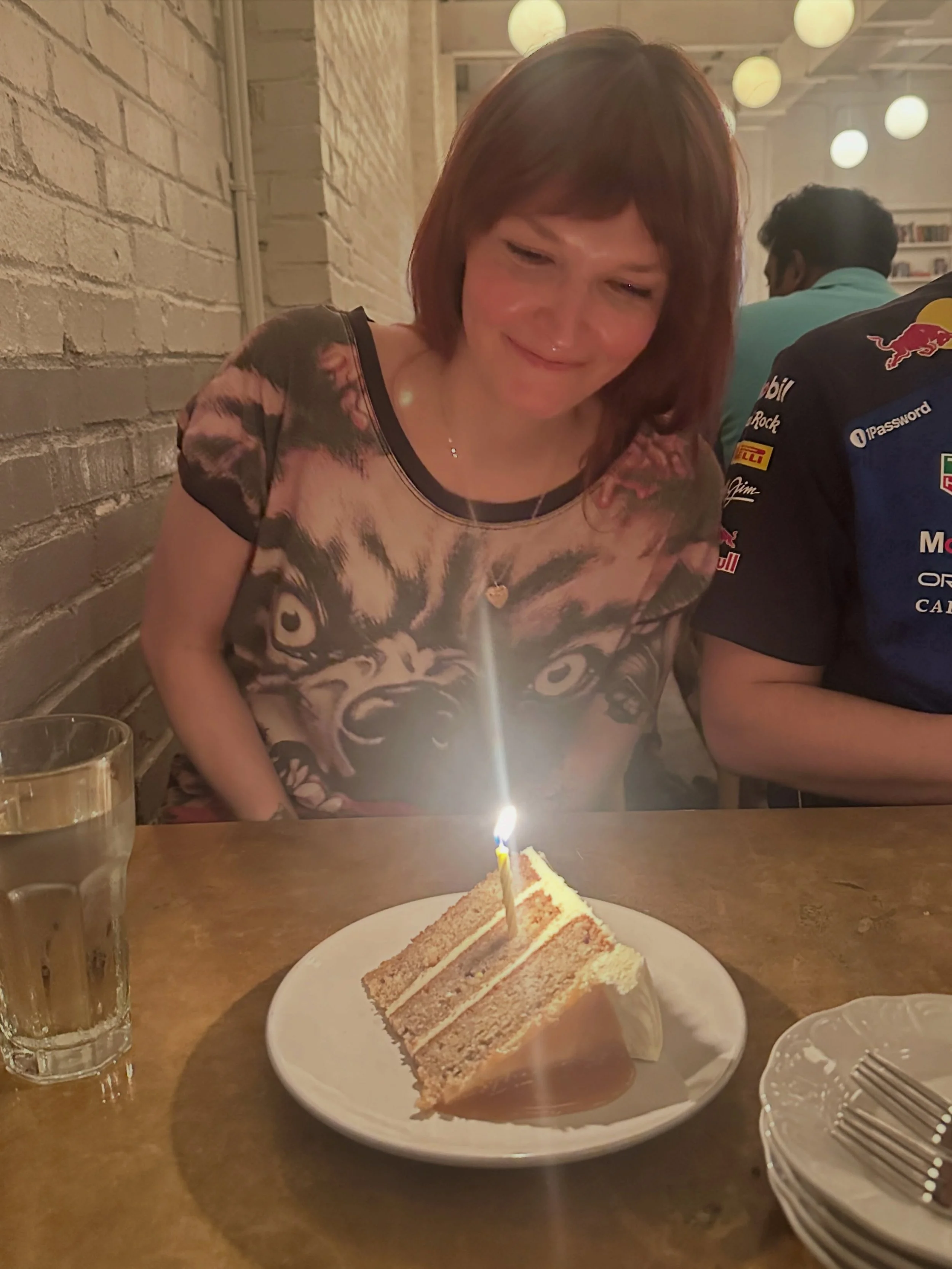 Everybody tell Lauren happy birthday! 🎉🎊🎈🎂🎁 
She is the sweetest, sugar eating, meringue slinging pie lady!! Also responsible the Salted Caramel Oatmeal Cream pie, so put some respect on her name!!

HAPPY BIRTHDAY LAUREN! ✨✨