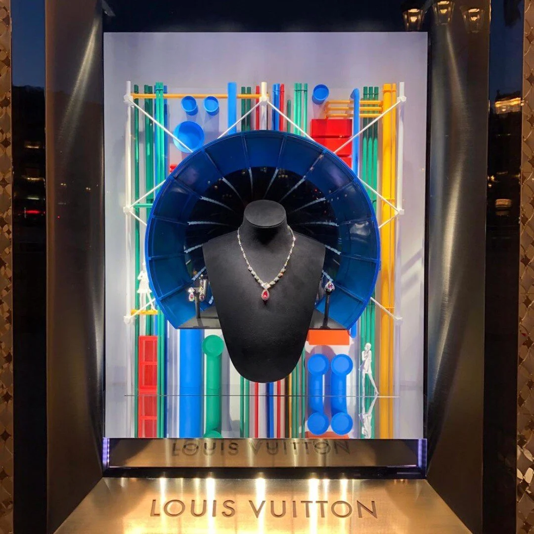 We can create anything you can imagine with the highest quality elements and the most innovative technologies such as window displays, and luxury arts and crafts.

#retail #fashion #luxury #custom #brandvisibility #innovation #creation