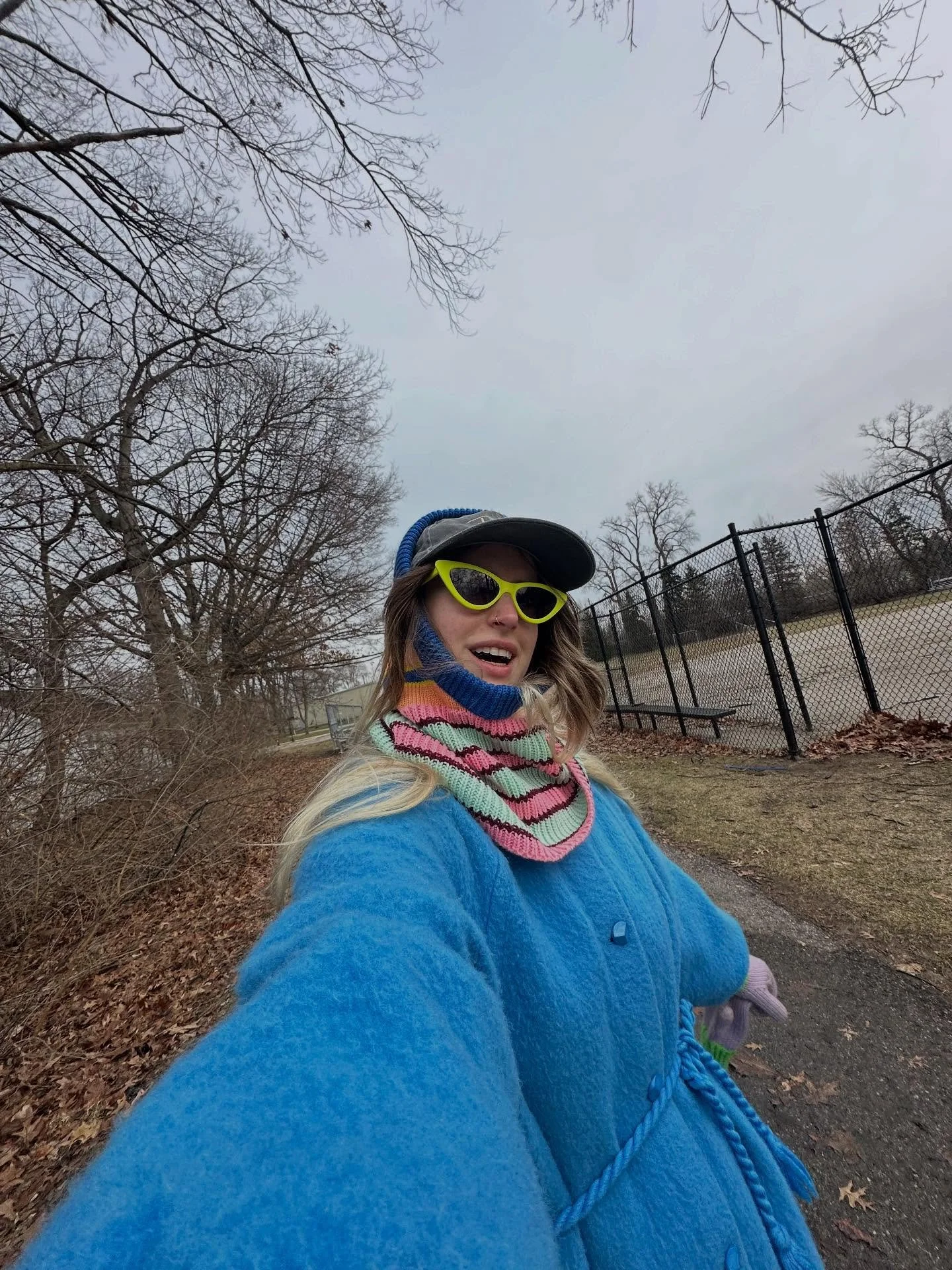 ⭐️friday feed refresher⭐️
where I share small moments of joy from the past week in a practice of noticing that even when things are BAD, there are always good things, too. BOTH/AND always. 

1. Wearing my silly lil outfits to do my lil mental health 