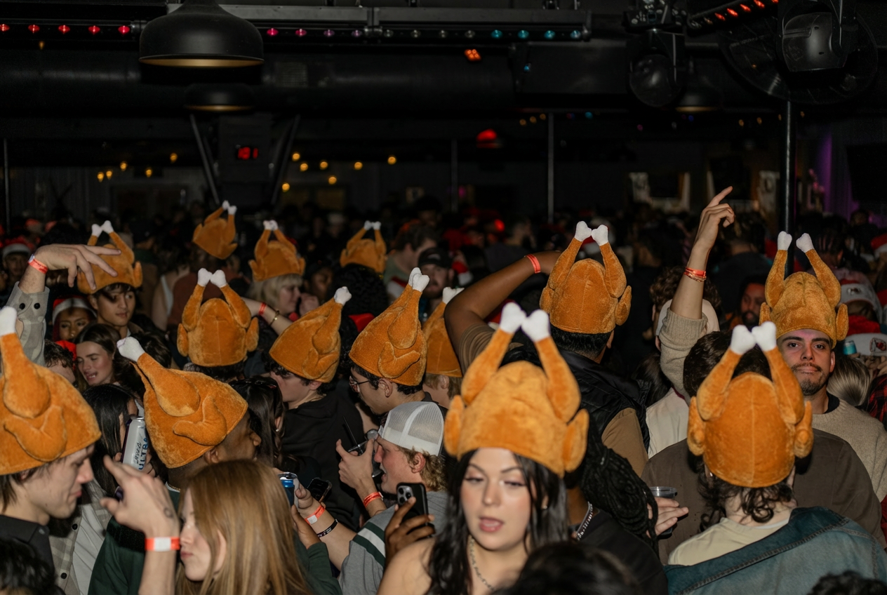 turkey hats in crowd.png