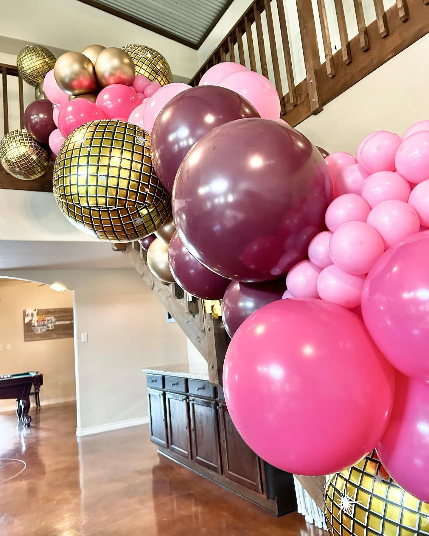 🪩💕 LET&rsquo;S GO, GIRLS! 💕🪩

There are so many things I LOVED about this install! 

When this sweet client asked for a disco cowgirl-themed Aggie Ring Dunk, I couldn&rsquo;t be more excited. Pink, streamers, and shiny things (✨) are right up my 