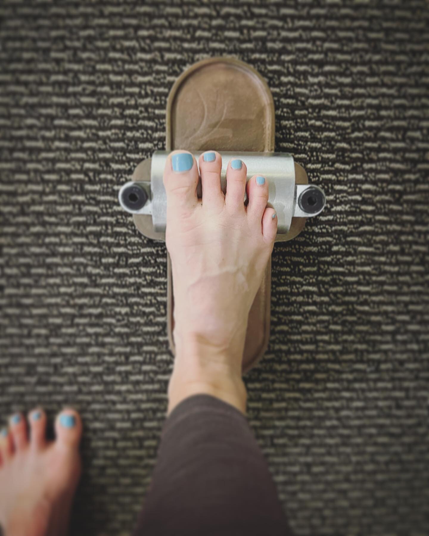 Your feet are your foundation! What goes on down there affects your body all the way up to your head. What are you doing to correct your 🦶?!
