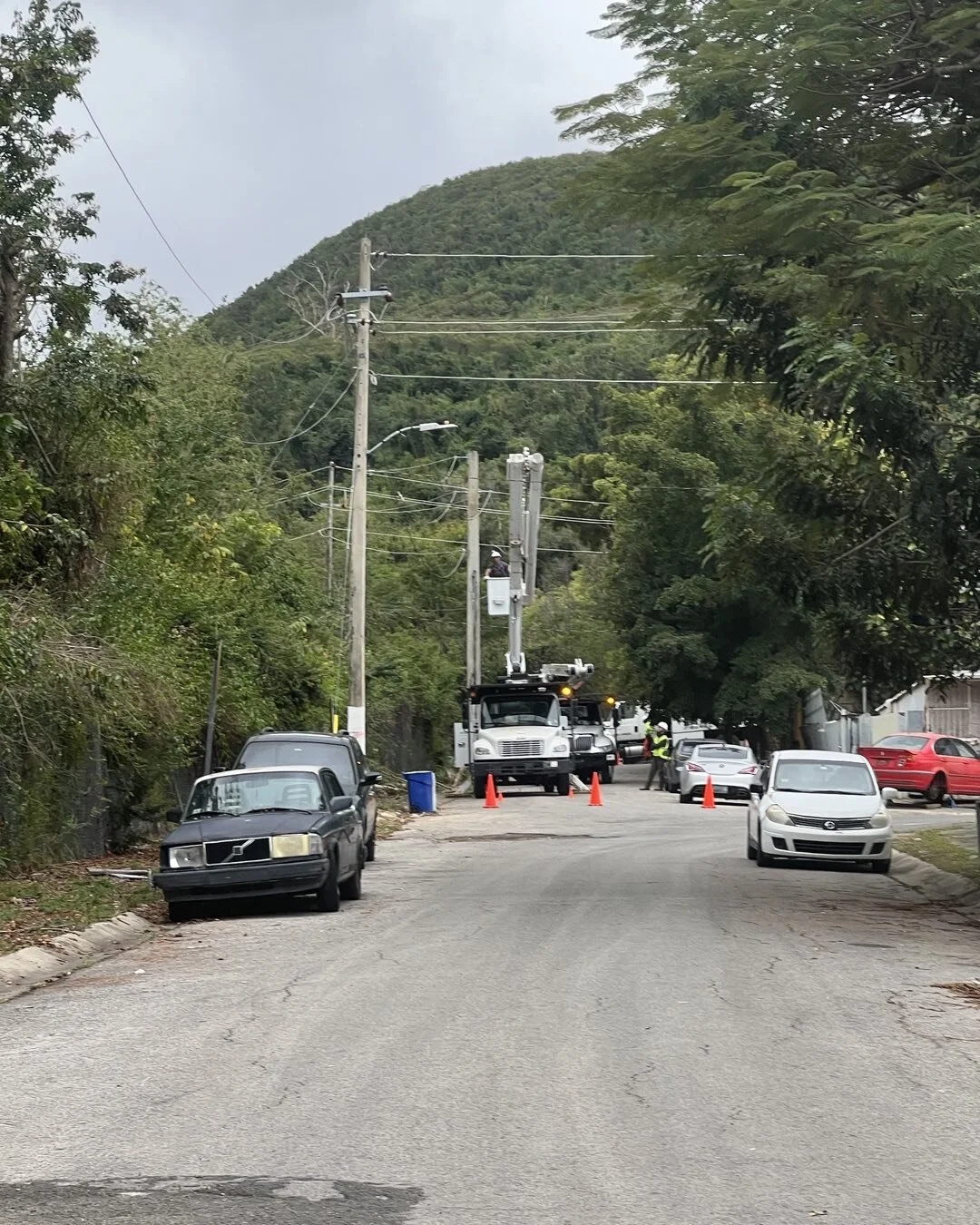 The men hard at work here in ponce. Helping restore reliability one day at a time.