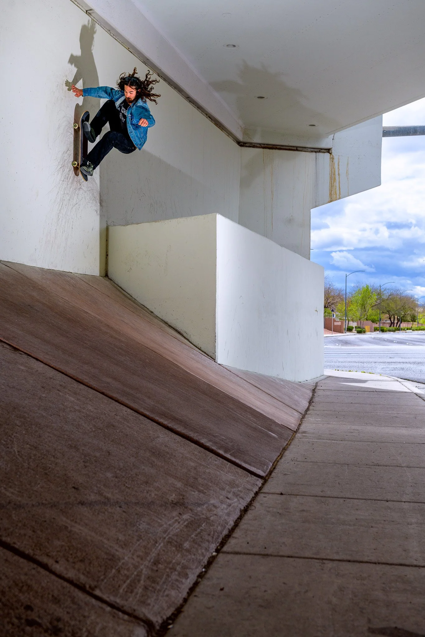 nolan_miskell_wallride_180_fakie_phMOYLES.jpg