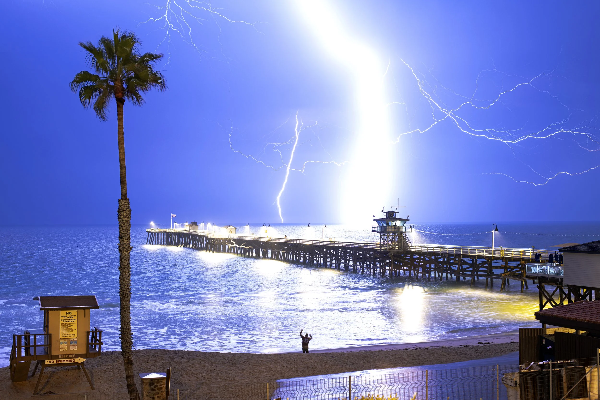 LIGHTNING-SMALL.jpg