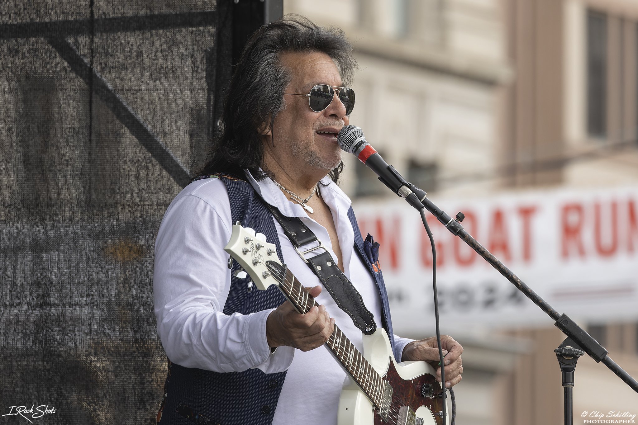 _05A8462-CR3_Dx Web.jpg