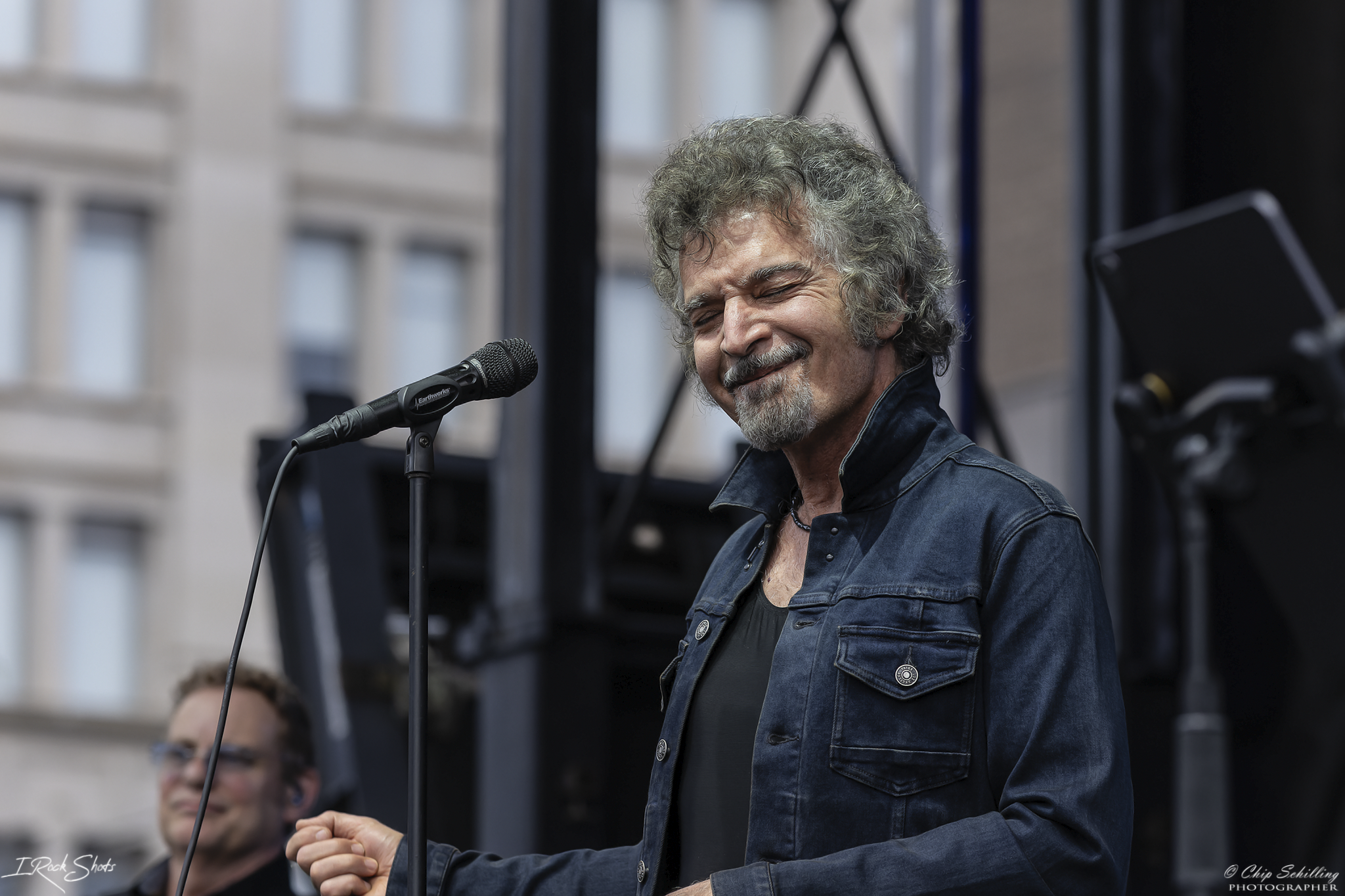 _05A7890-CR3_Dx Web.png