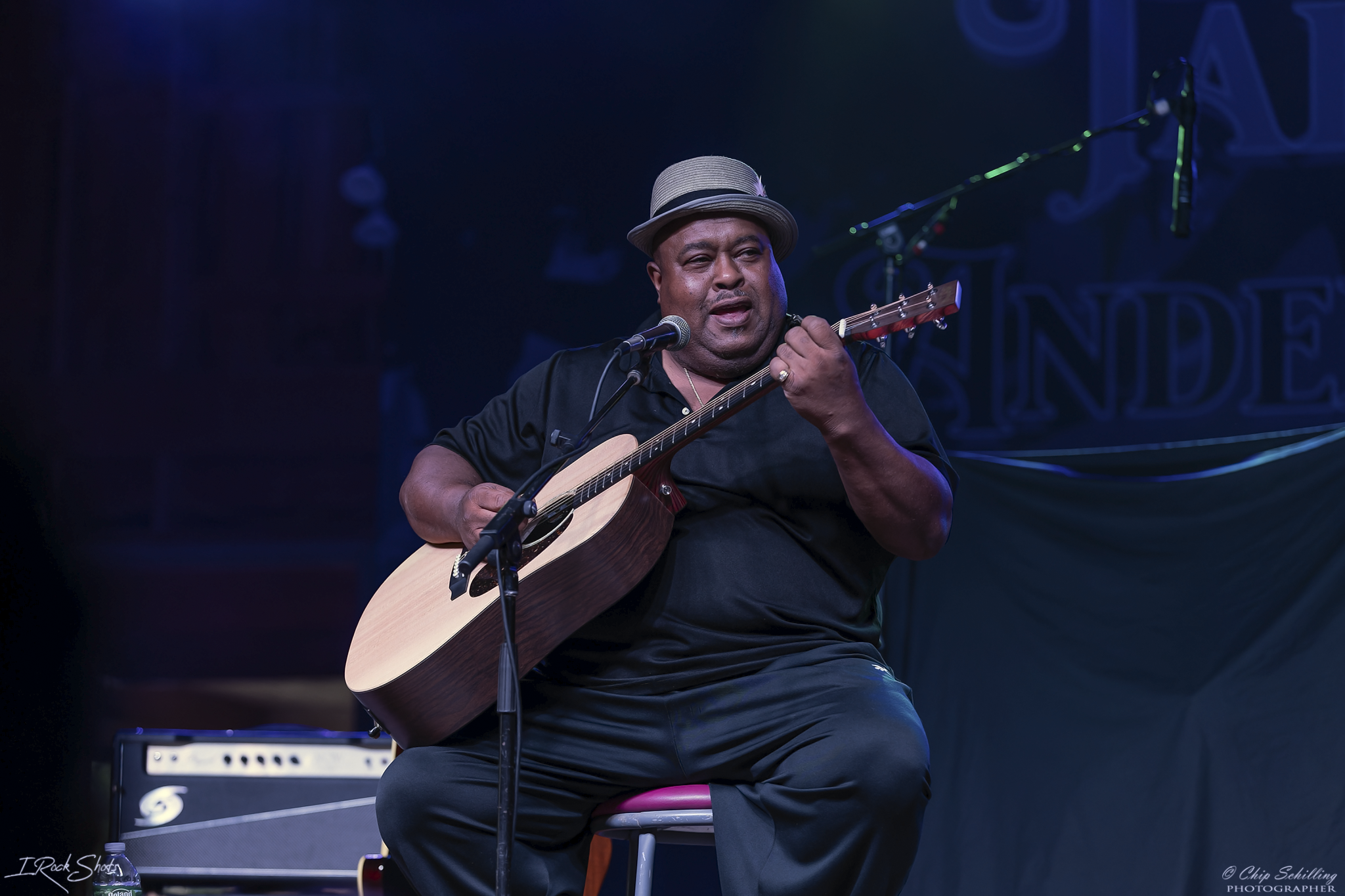 _05A1560-CR3_Dx Web.png