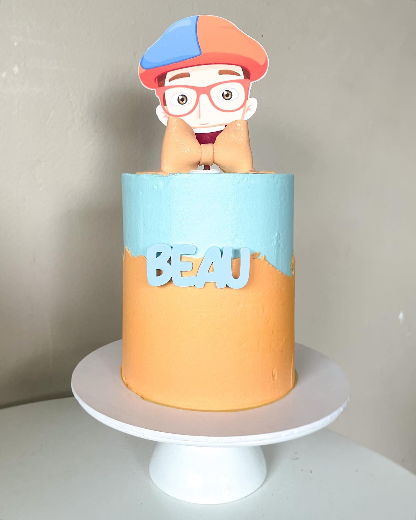 Goal for 2023&hellip; Get a picture and post every single cake I make! 

Blippi cake for Beaus Birthday! 

Blippi Topper - @personalisedbypip 
Name Topper - @lilycharlottecrafts