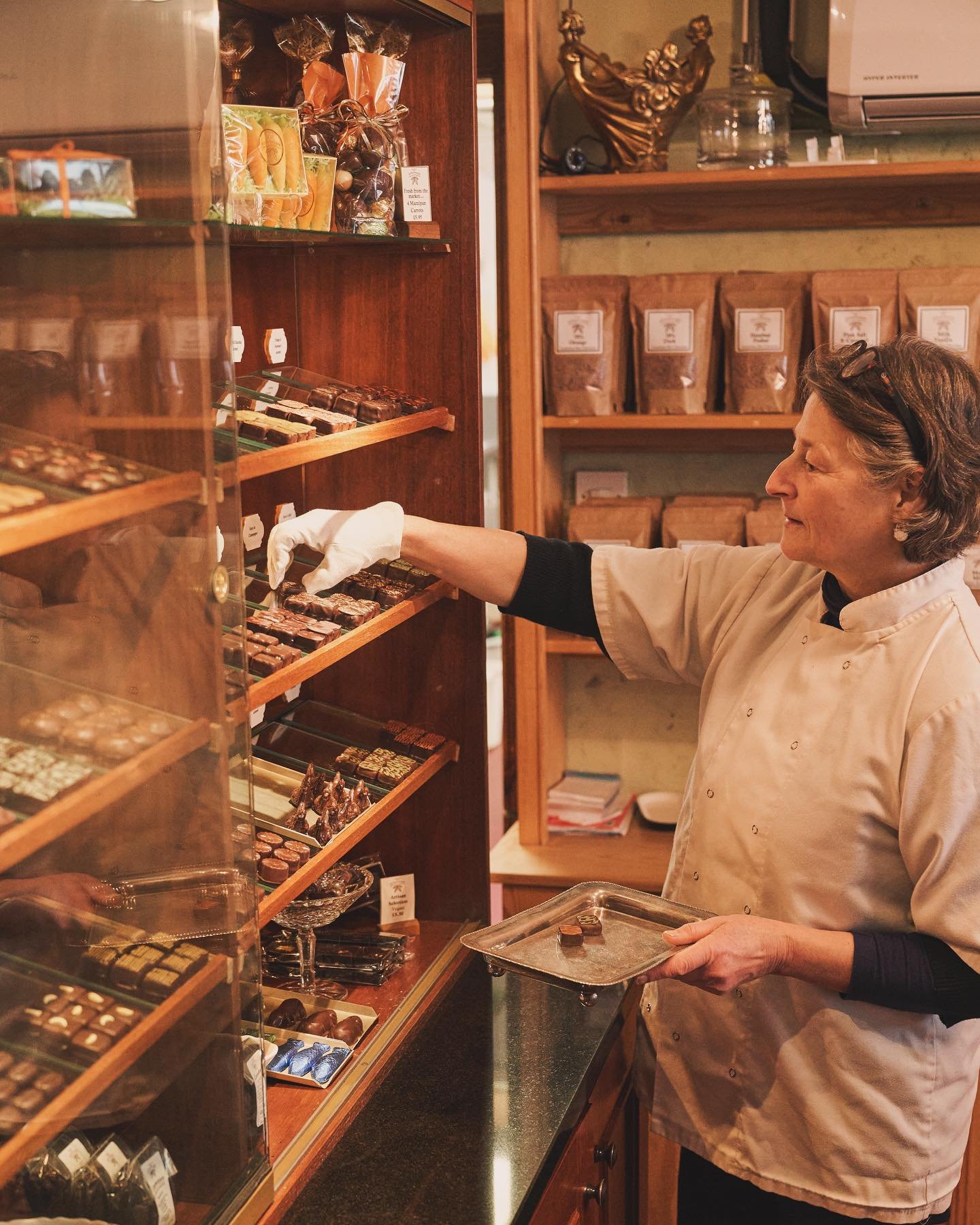 Behind the scenes at @pittenweemchoco.

#Pittenweem #ChocolateMaking #Artisan #BuyLocal #EastNeuk #EastNeukFood #Chocolate #SweetTreats #FifeFood