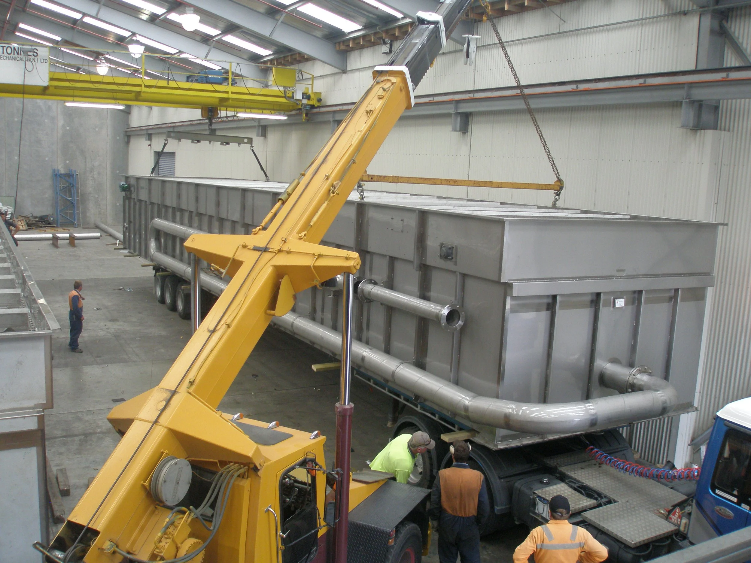 Stainless Tank (3).JPG