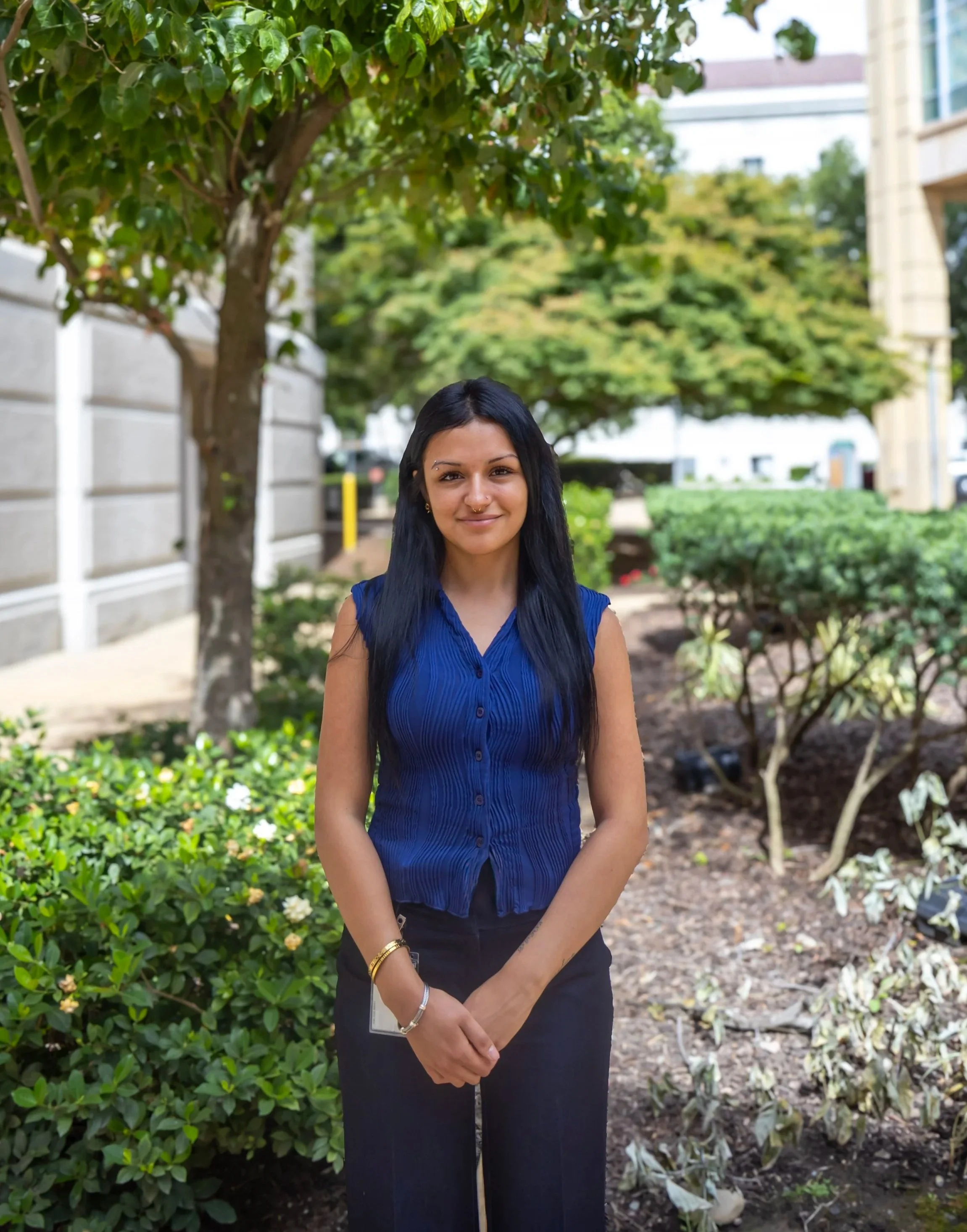 Olivia Gomes, Intern