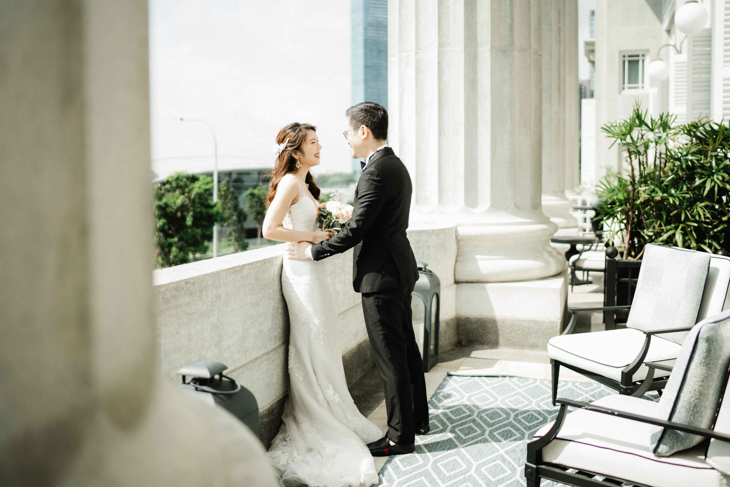 Fullerton Hotel Couple Wedding Photo
