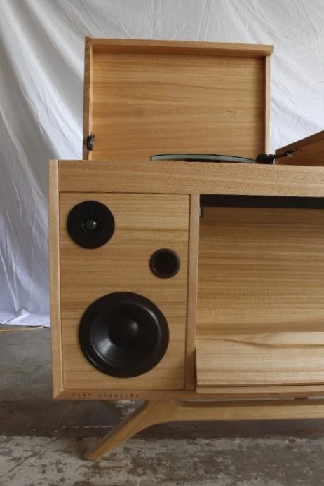 Crombie audio unit, speaker
