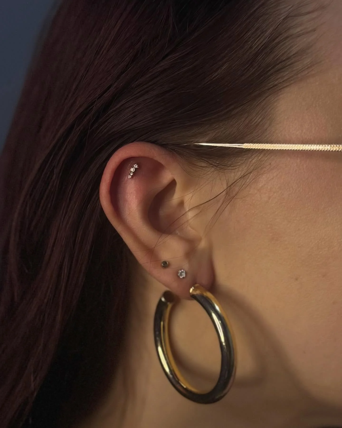 A cute flat with 14k gold jewelry from @jewelrythisway done by @b_mallery901 ✨
We&rsquo;ve got walk in time all weekend! Stop by your favorite body art studio in Memphis any day of the week 10am-10pm🔥