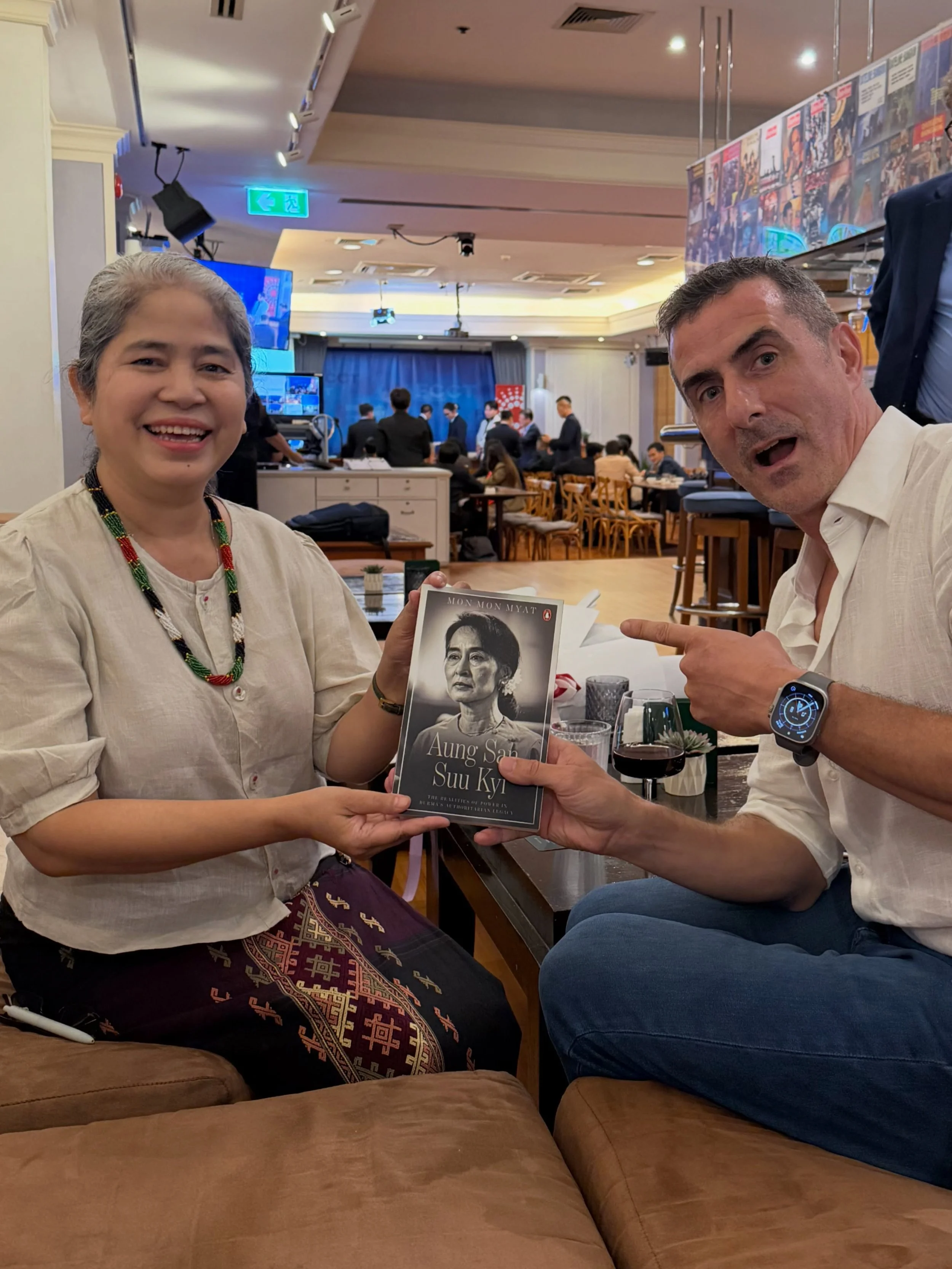 What a pleasure and a privilege to be at the Foreign Correspondents&rsquo; Club in Bangkok with the amazing Mon Mon Myat for the launch of her phenomenal new biography of Aung San Suu Kyi. A highly recommended read! 🙏 

#thailand #bangkok #myanmar #