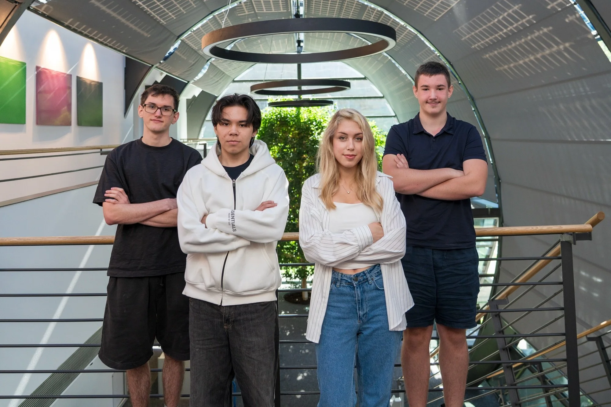 Neuer Lebensabschnitt, neues Team, jede Menge Neues zu entdecken 🖤
 
Seit dem 1. September d&uuml;rfen wir vier neue Lehrlinge bei Schwarzach Packaging willkommen hei&szlig;en: Nathaniel startet als B&uuml;rokaufmann, Elvira in der Druckvorstufentec