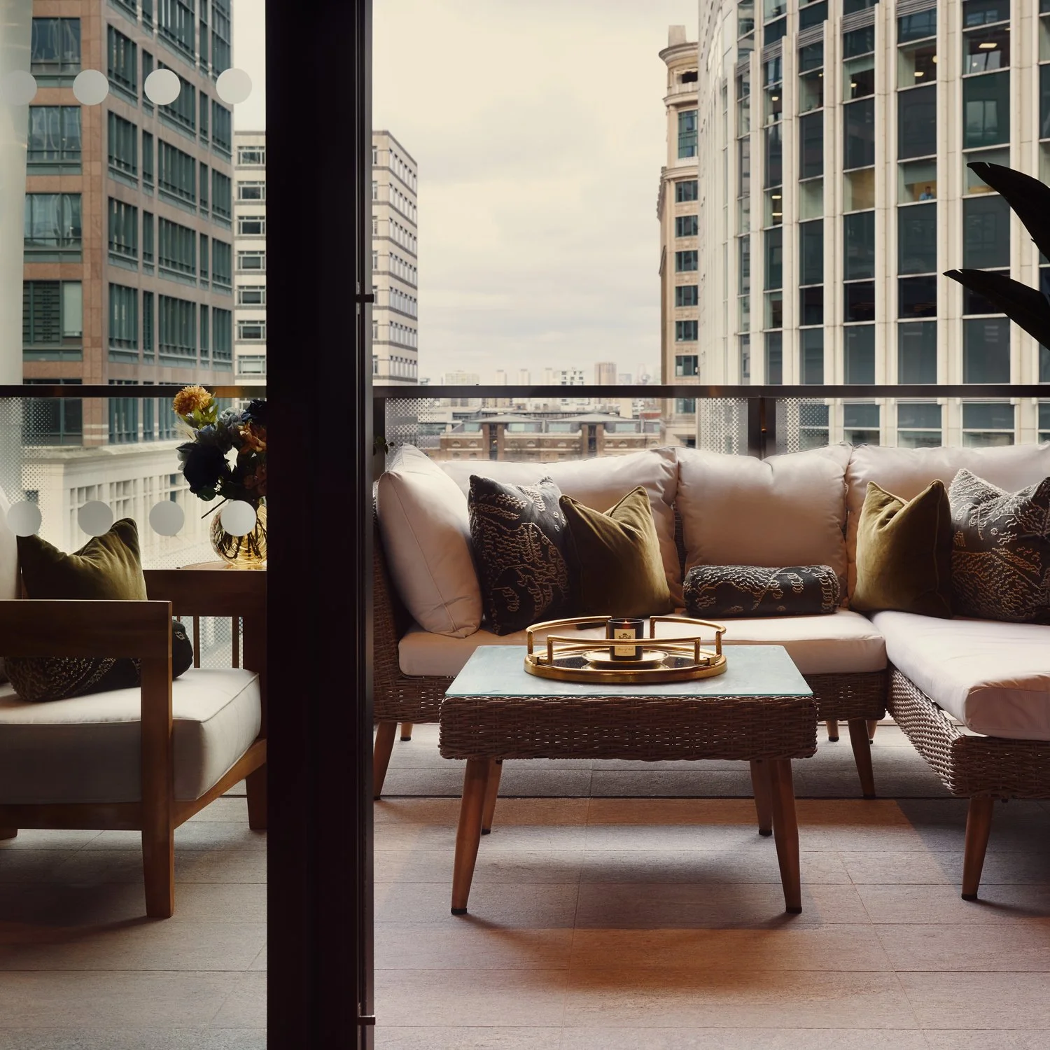 HOGLondon_Suites_HighRes 4.jpg