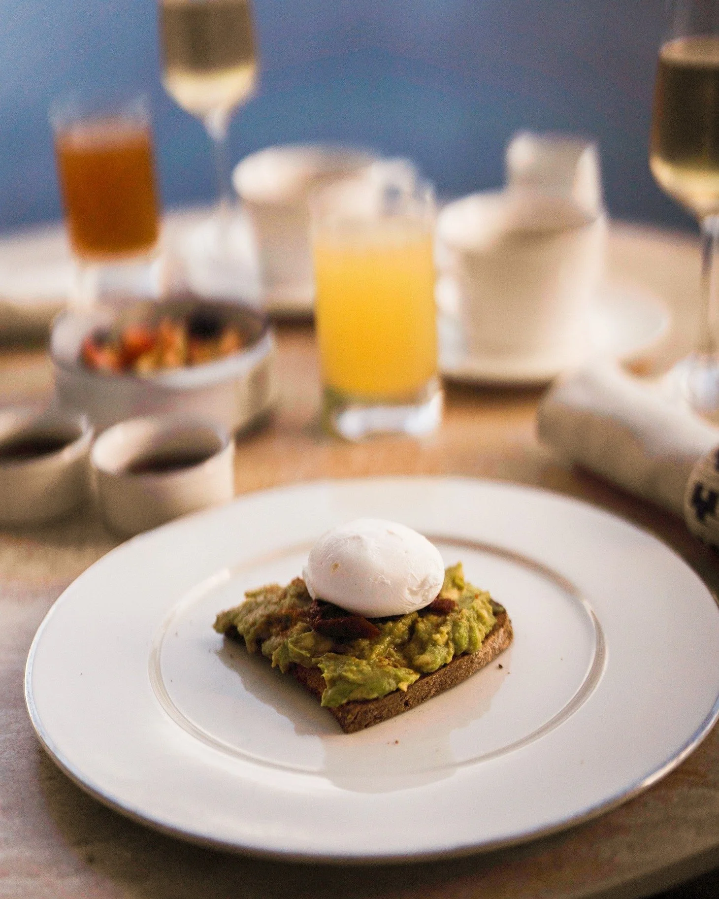 Soft morning light, a perfectly plated breakfast, and the stillness of the sea.
It&rsquo;s the kind of setting that makes you slow down&mdash;both to savour and to shoot.
@explorajourneys 
 #foodieforlife #foodie #foodforfoodies #breakfastgoals #brea