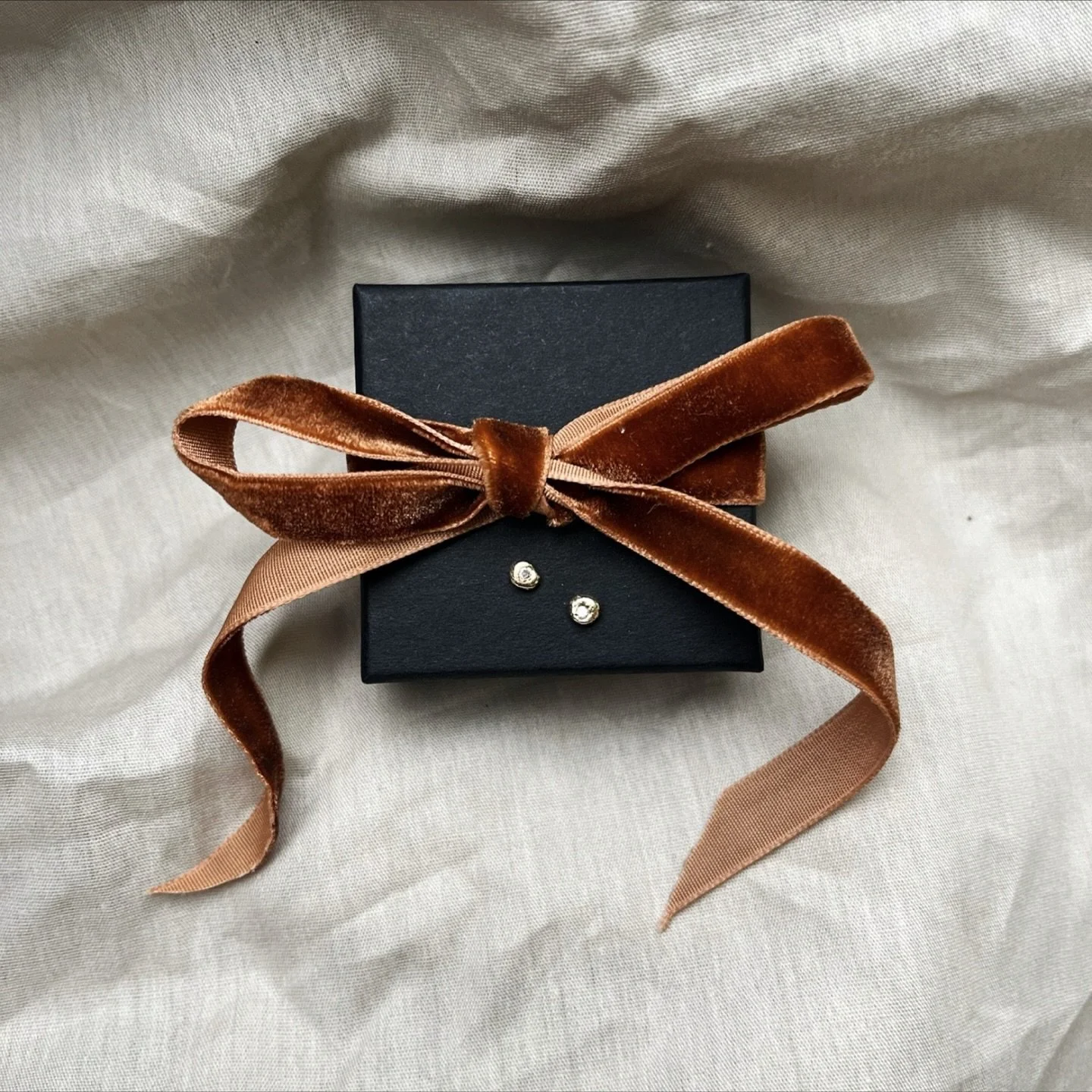 🖤 Christmas Offer 🖤

No stress. No rush. Just honest craftsmanship.
Until Christmas, I&rsquo;m offering a small treat:

Handmade diamond studs. 
Perfect for that extra touch of gold in your ear.
14K gold with 0.02ct TW VS diamonds ✨
Each pair is ha