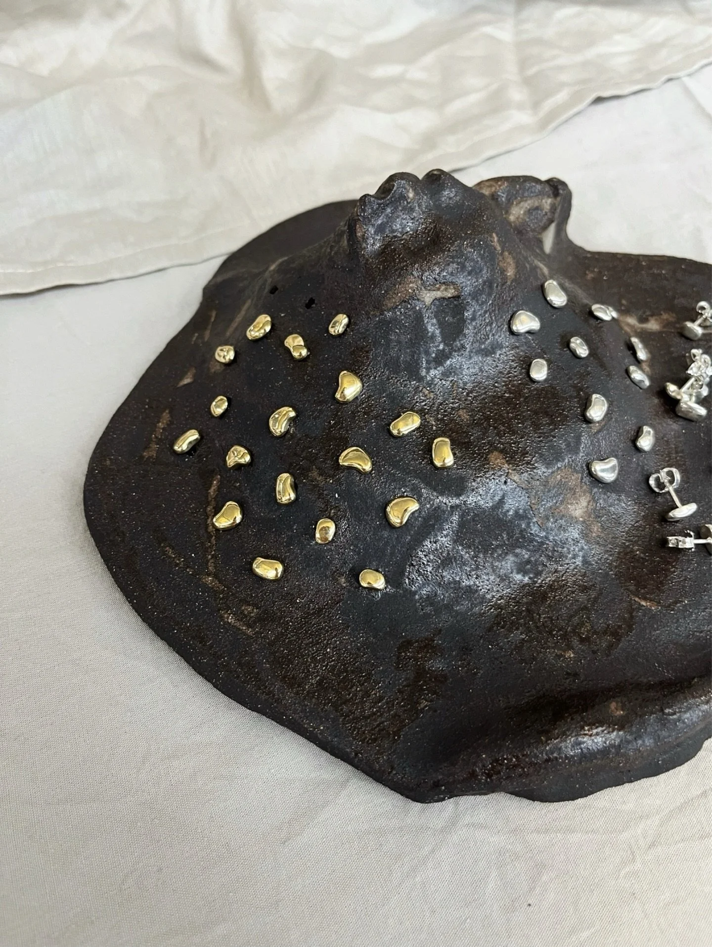 The Map Studs ✨🗺️
The design is inspired by the landscape shapes of Kalvebod F&aelig;lled on Amager. The studs come in three different forms that can be combined in your own way.
Price from 300 kr per piece 
&bull;
&bull;
&bull;
#danishjewellery #am