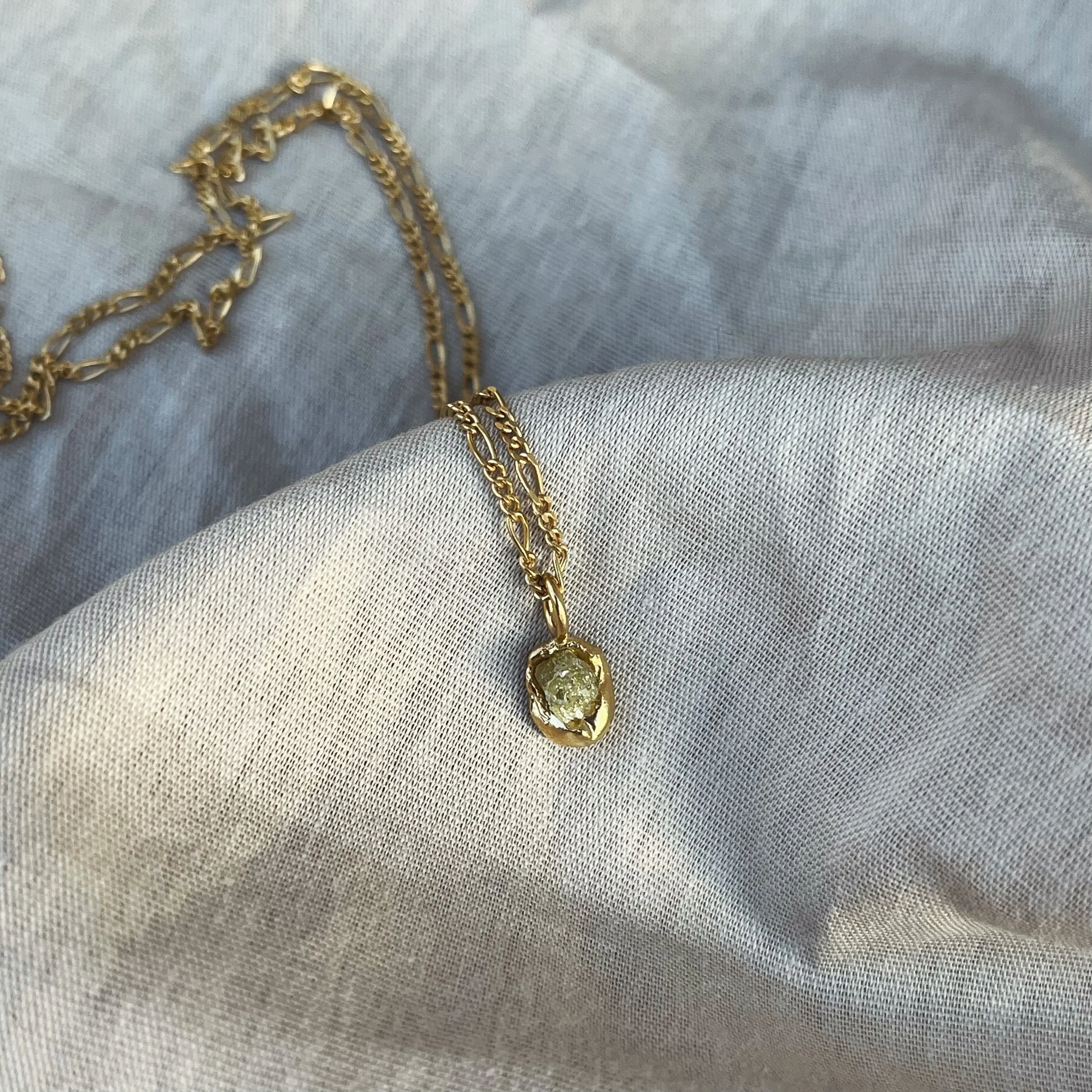 Two of my current favorite pendants🖤

The raw diamonds are eye catching, discrete, unique and a beautiful everyday jewellery for all genders. 

All carefully selected and created, with a unique expression⚒️