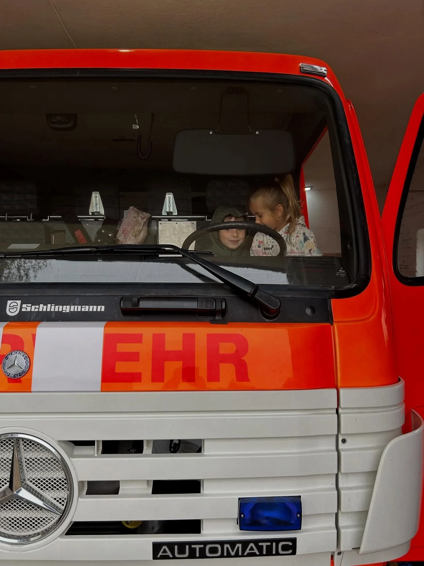 🚒Lankėmės pas tikrus didvyrius &ndash; ugniagesius!
Mažieji turėjo progą pamatyti gaisrinę ma&scaron;iną i&scaron; arti, pasimatuoti &scaron;almus, i&scaron;girsti apie atsakingą ir drąsią ugniagesių profesiją. 👩&zwj;🚒👨&zwj;🚒

Ačiū ugniagesiams 