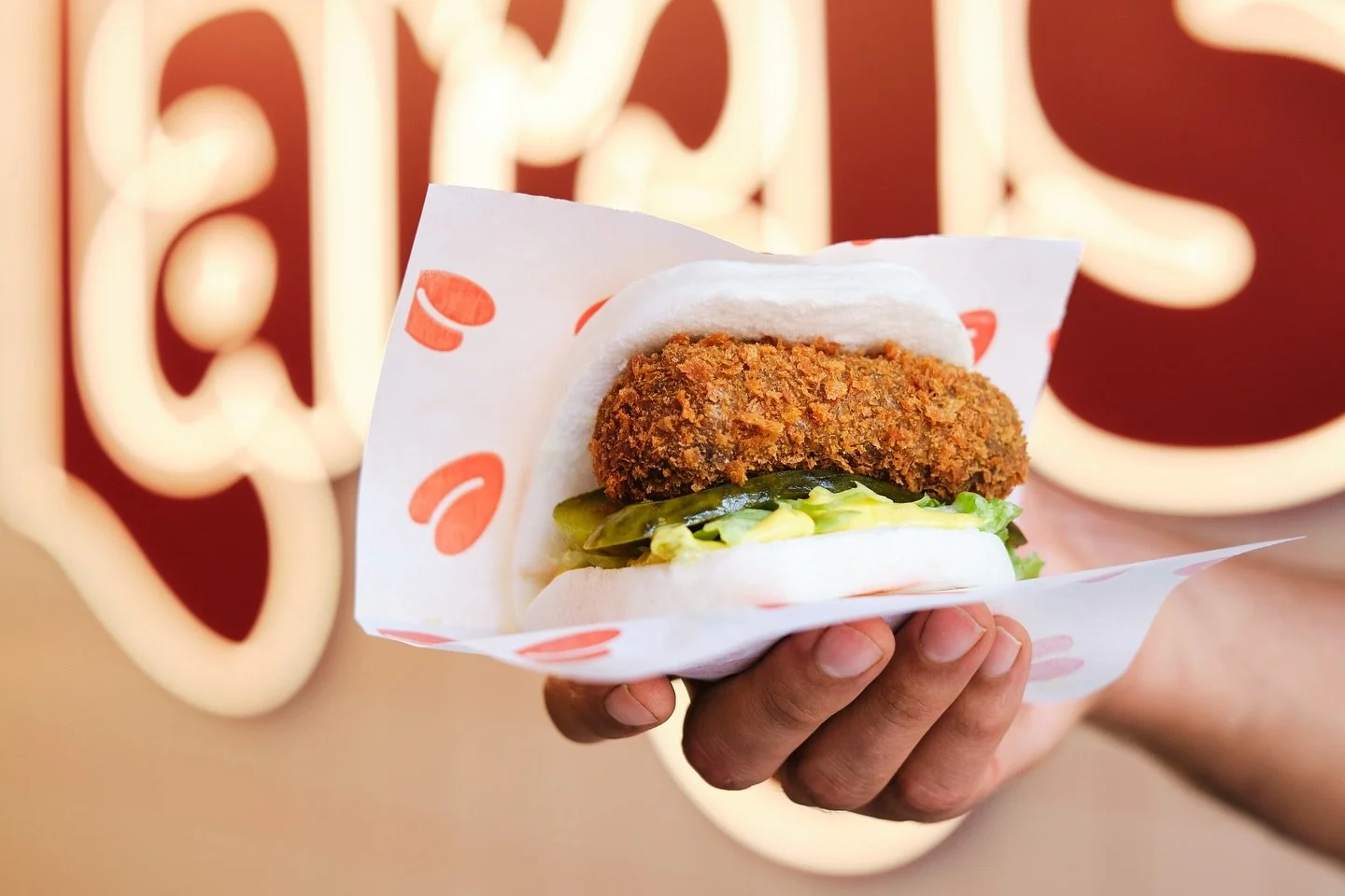 Autumn is here 🍂

And If you haven&rsquo;t tried our newest bun with a delightful truffle and mushroom croquet, made by @holtkamp_amsterdam you&rsquo;re missing out big time!