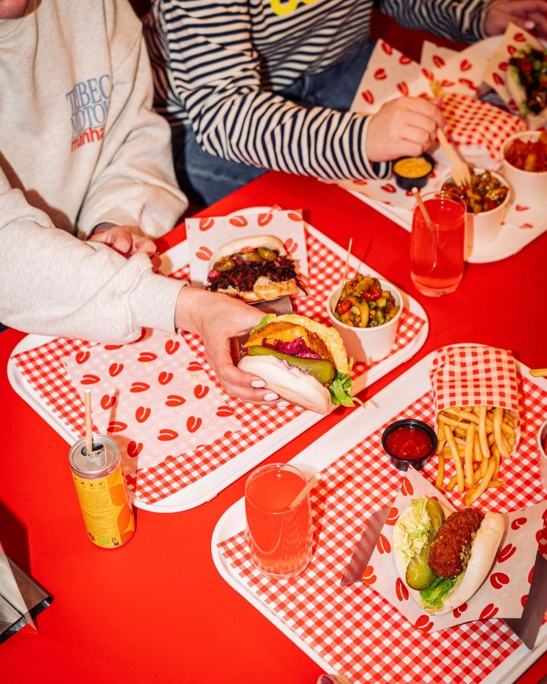 Pillowy buns = instant mood boost

#larrysamsterdam #bunsamsterdam #baobun